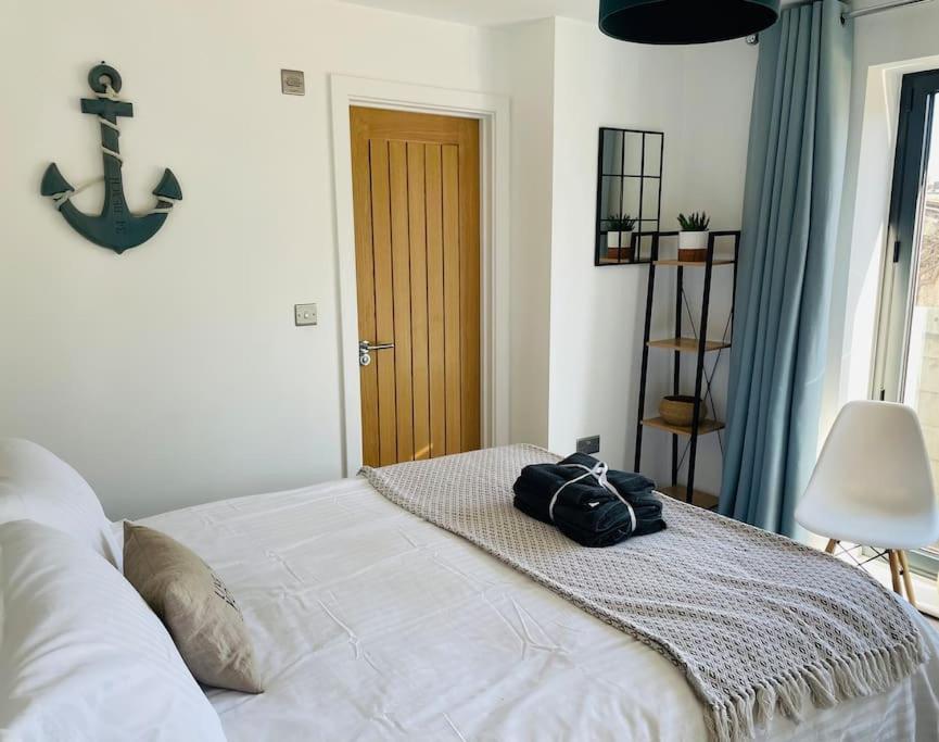Salt Yard Apartment, Parking and Terrace, Whitstable
