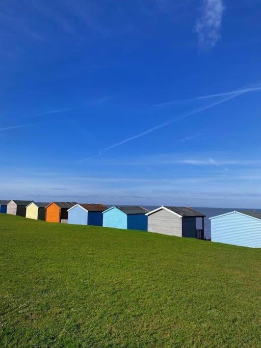 Salt Yard Apartment, Parking and Terrace, Whitstable