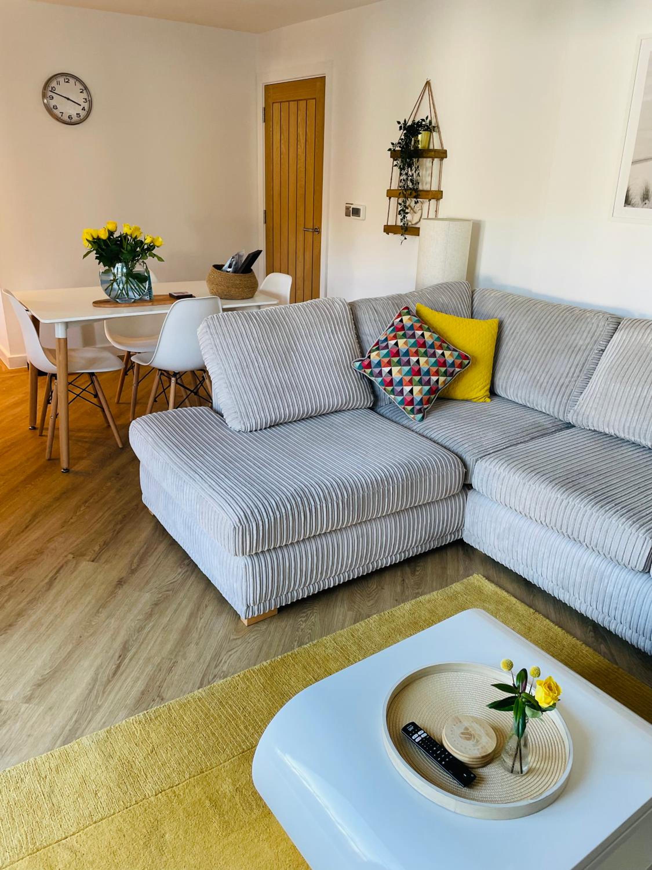 Salt Yard Apartment, Parking and Terrace, Whitstable