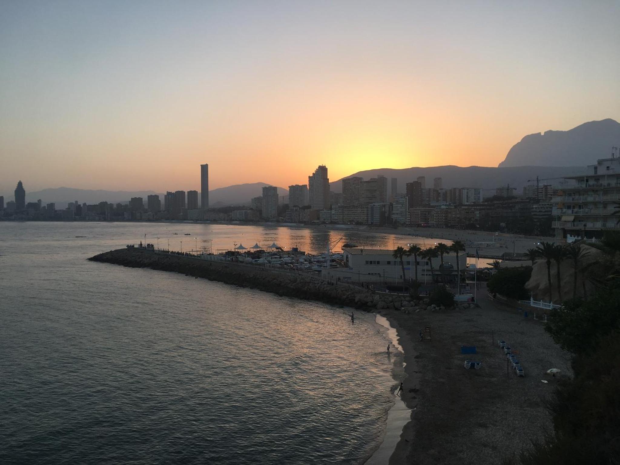 SOLYMAR LEVANTE Apartamento Completo con Piscina y Parking Comunitario
