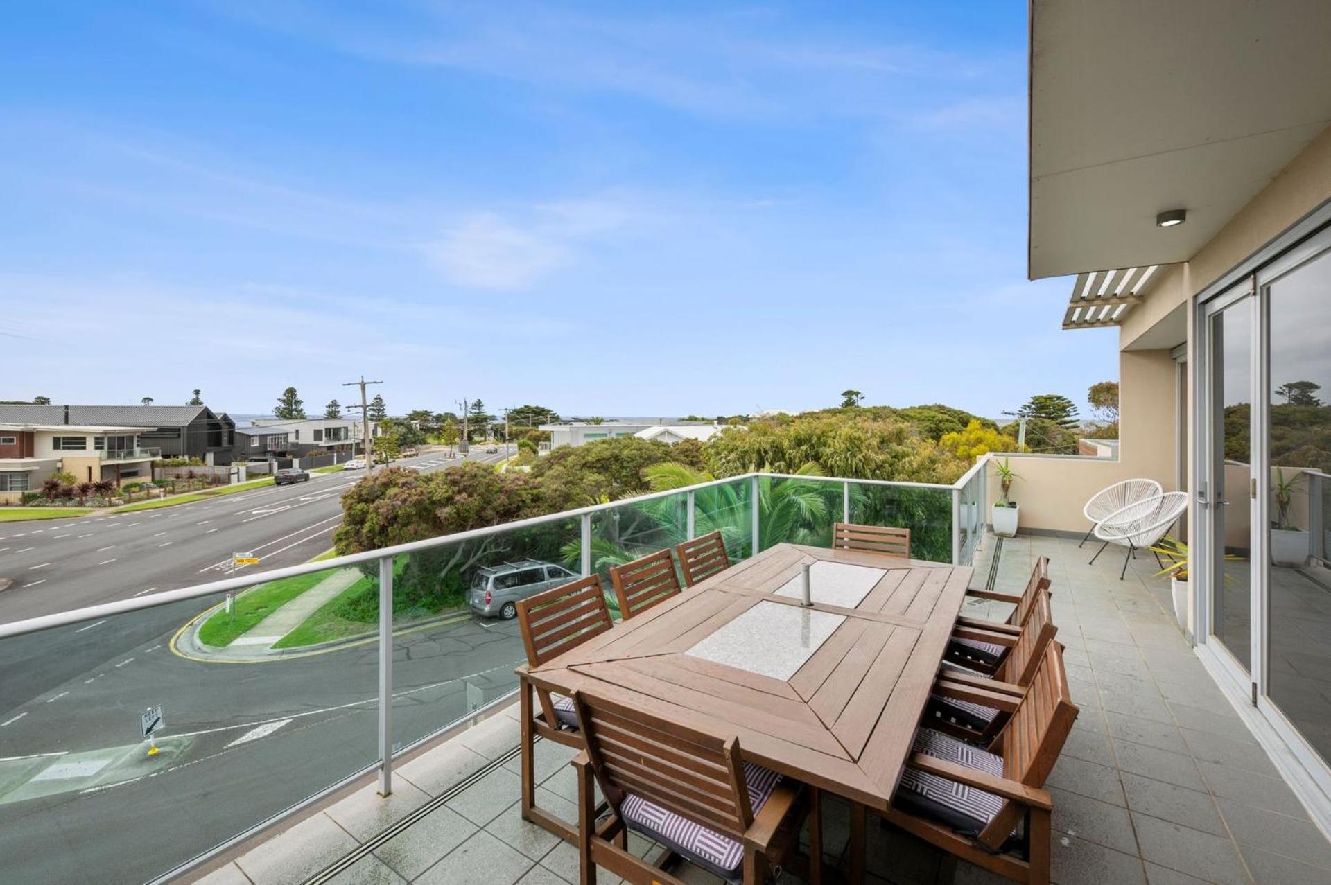 Bell Street Apartment 11 7