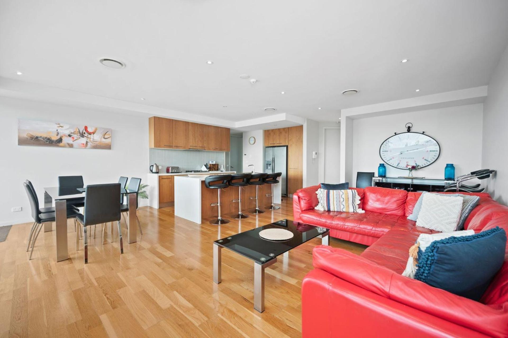 Bell Street Apartment 11 7