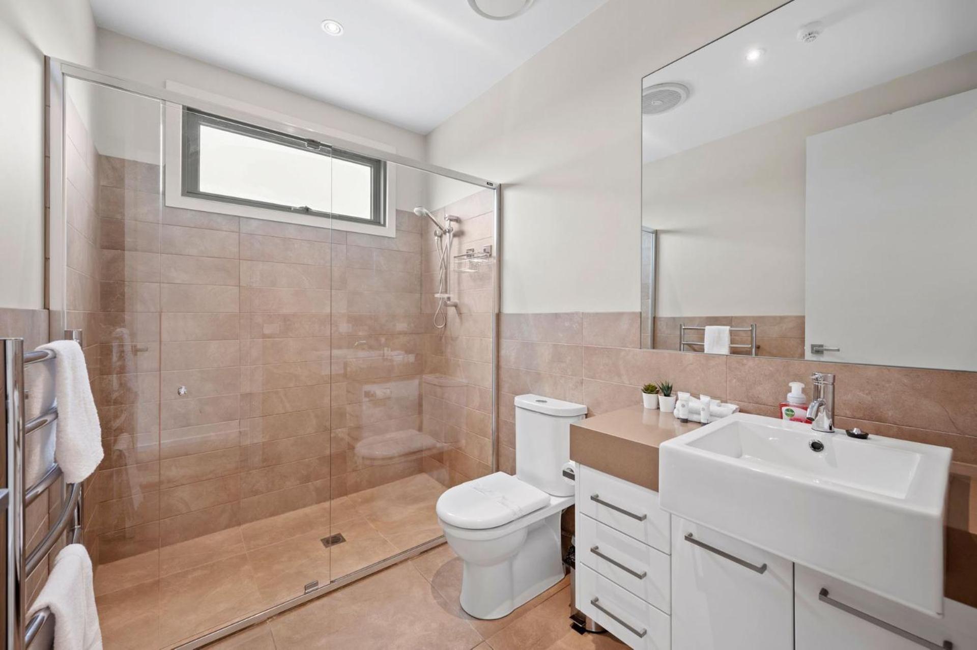 Bell Street Apartment 11 7