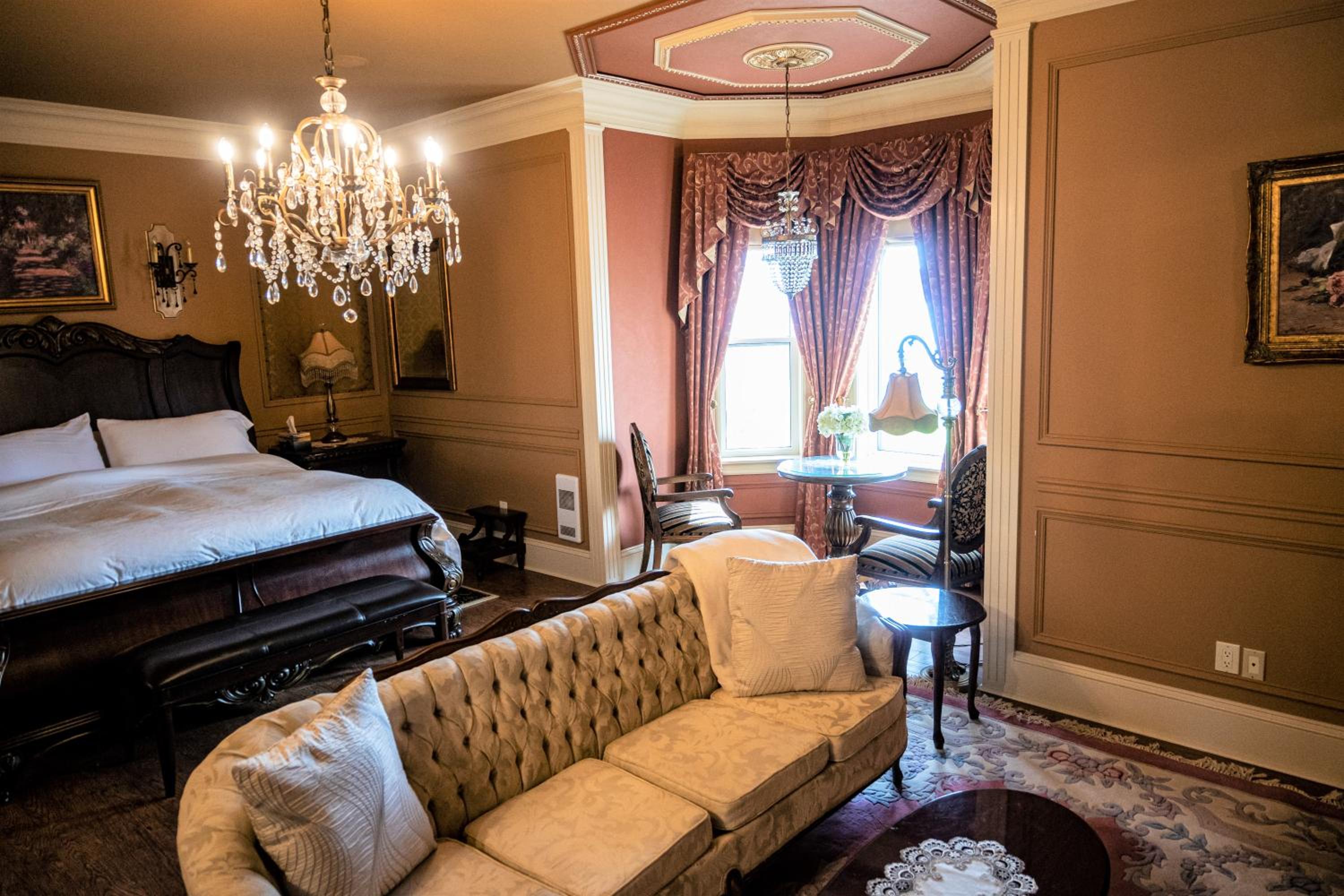 Belle View Manor Inn