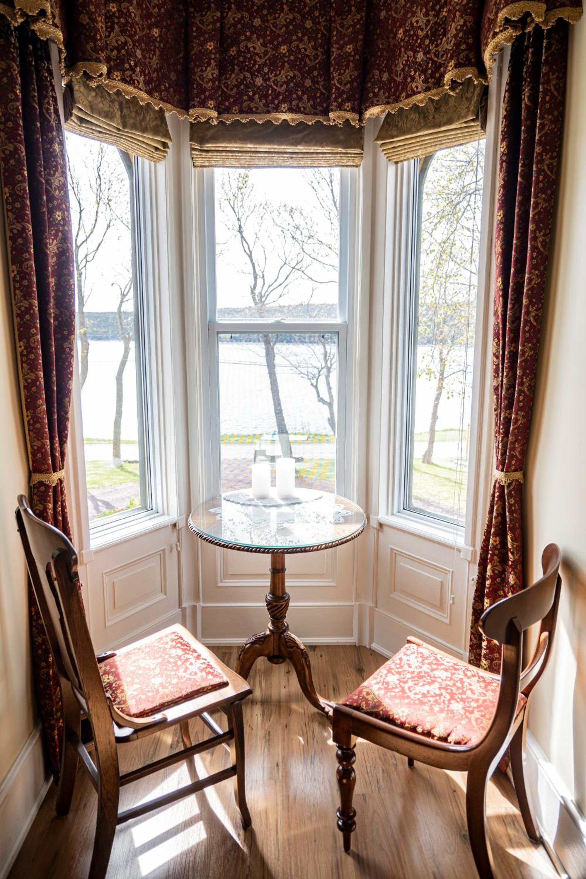 Belle View Manor Inn