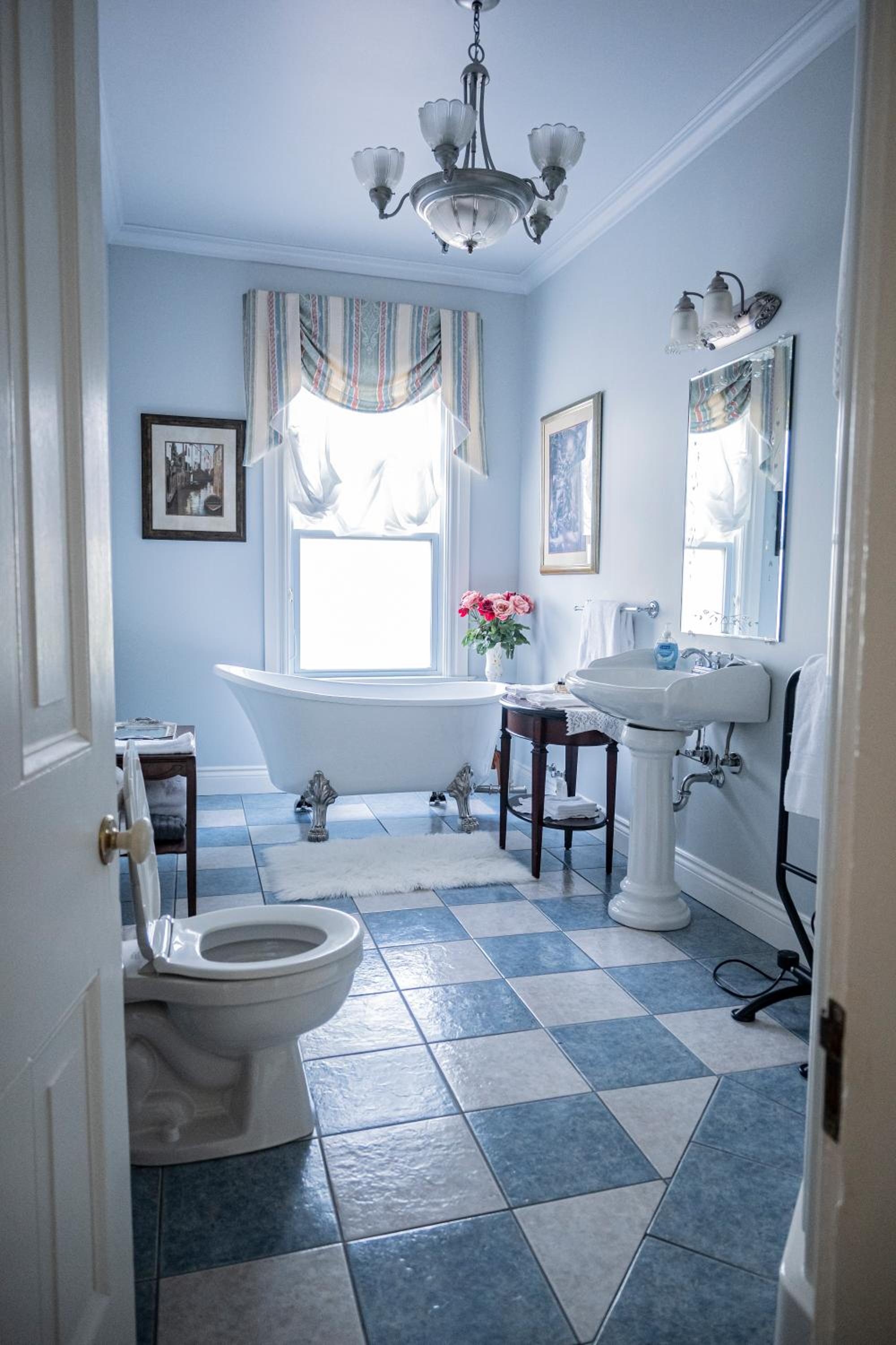 Belle View Manor Inn