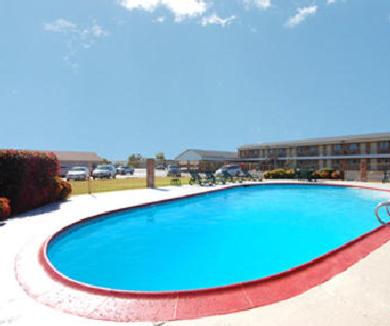 Stephenville Vacations - Americas Best Value Inn Crosstimbers - Property Image 2