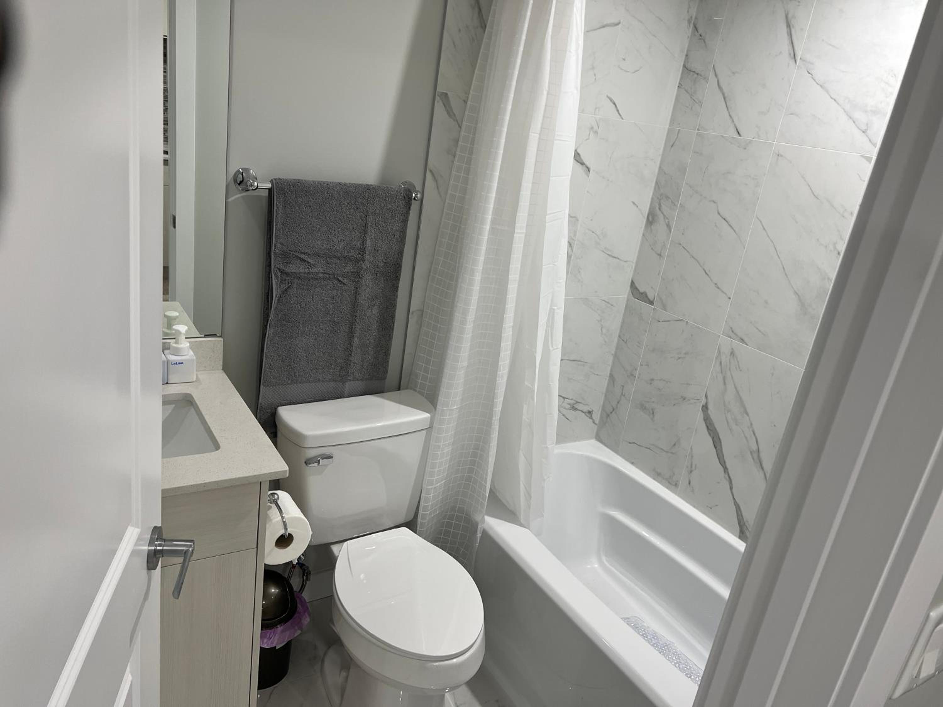 Entire Guest Suite-Self Check in