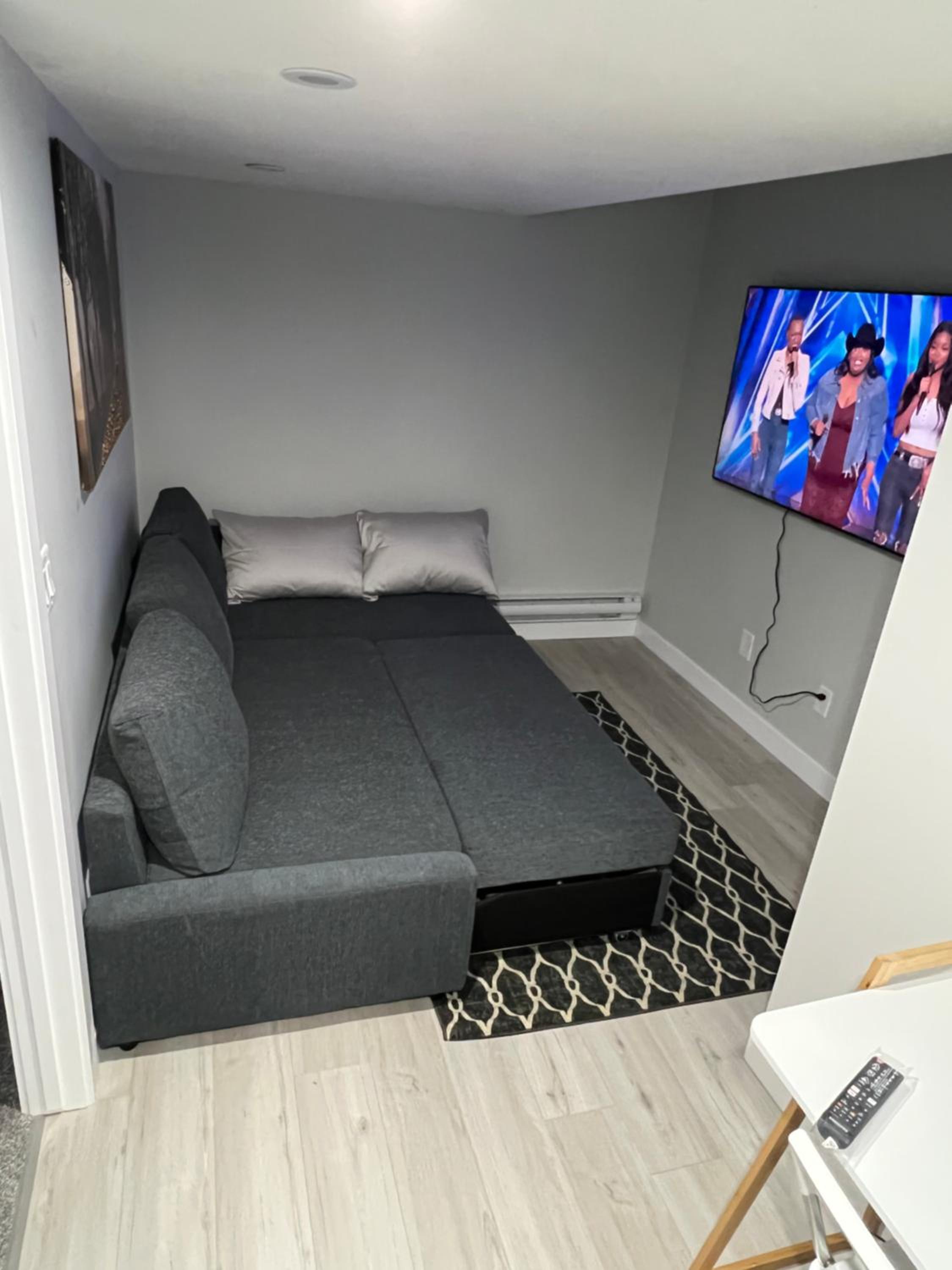 Entire Guest Suite-Self Check in