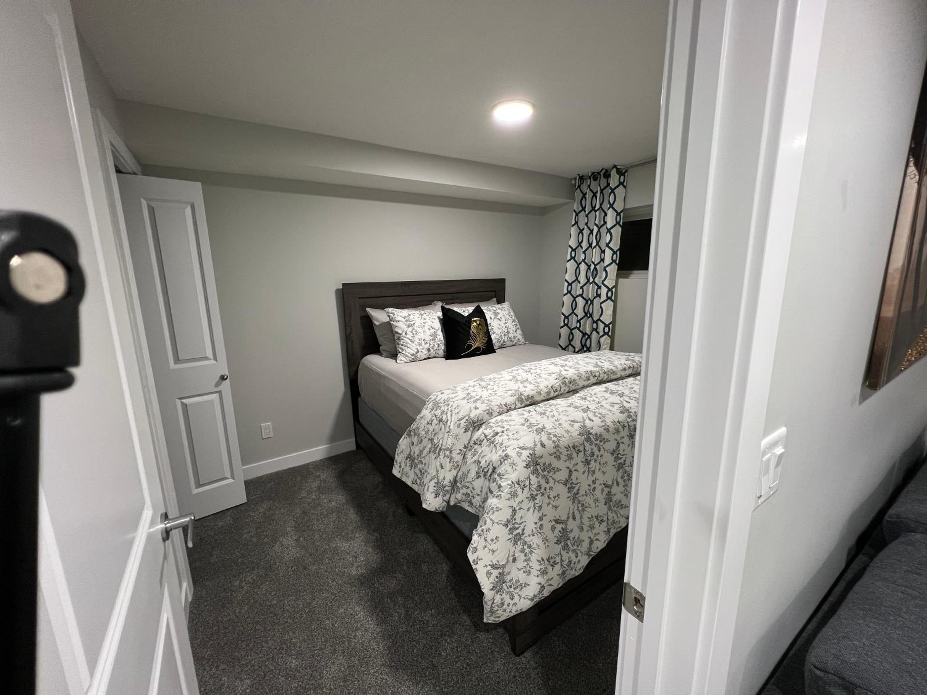 Entire Guest Suite-Self Check in