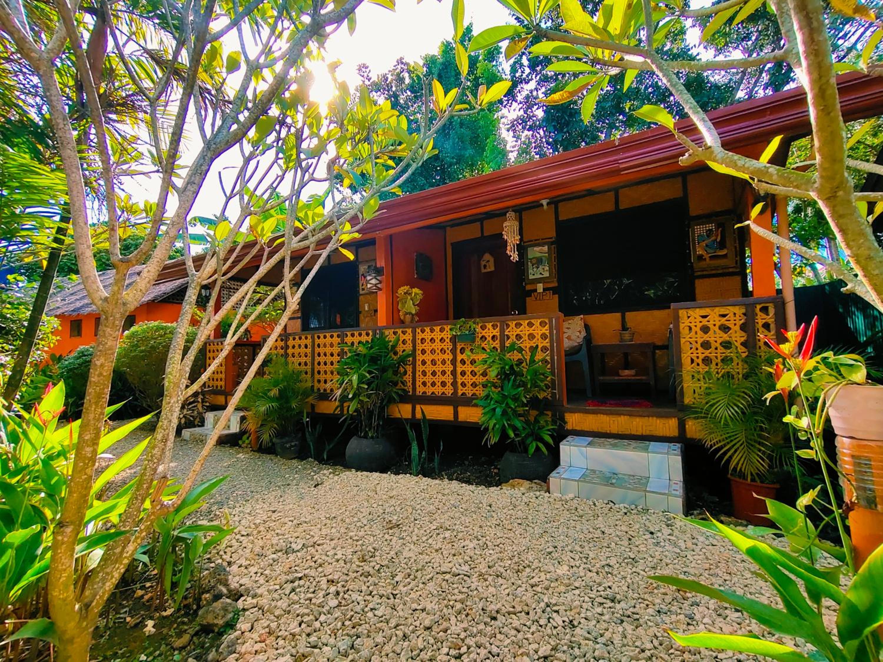ADRIANA's PLACE TROPICAL GUESTHOUSE