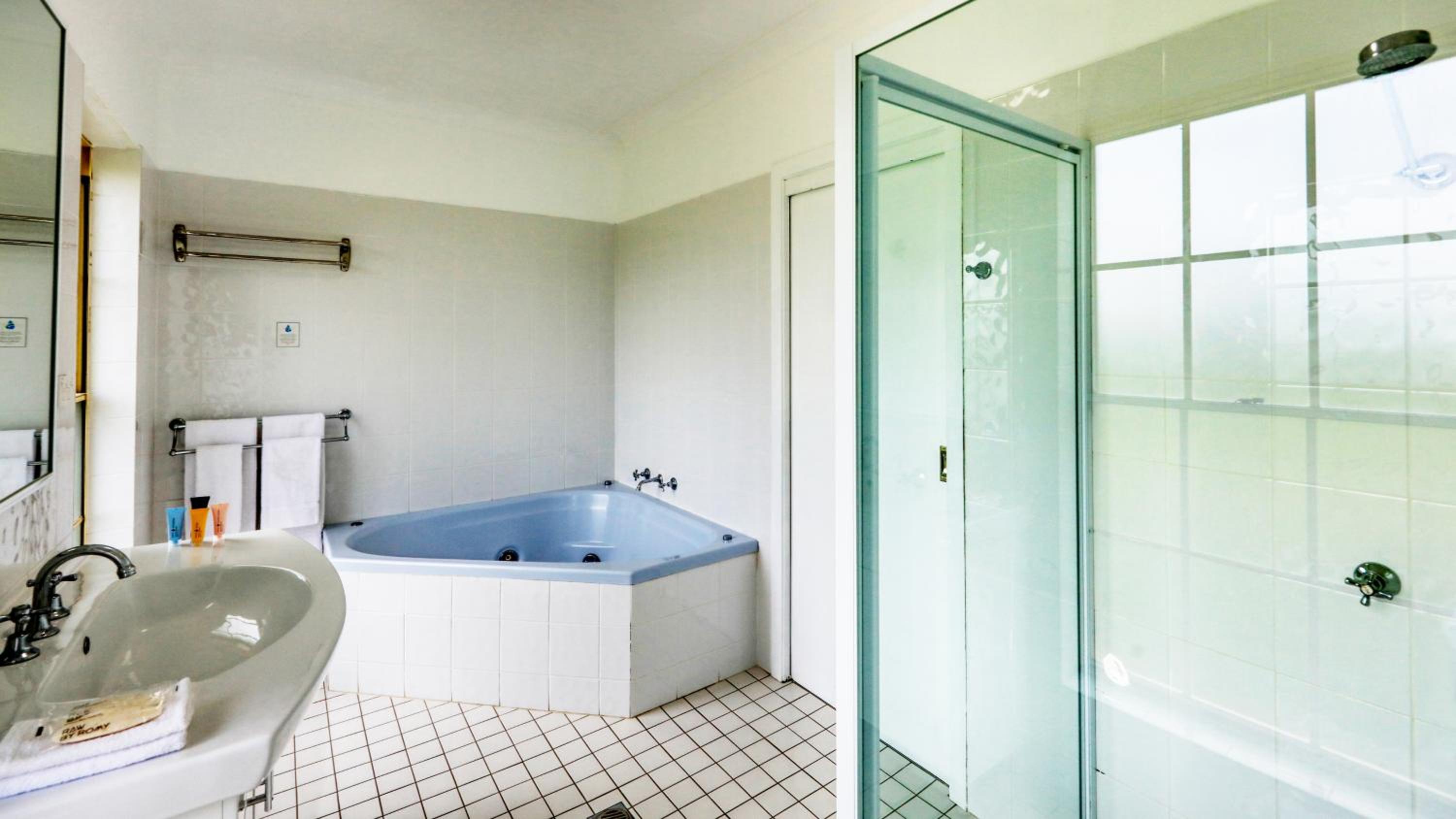 Country Gardens Motor Inn