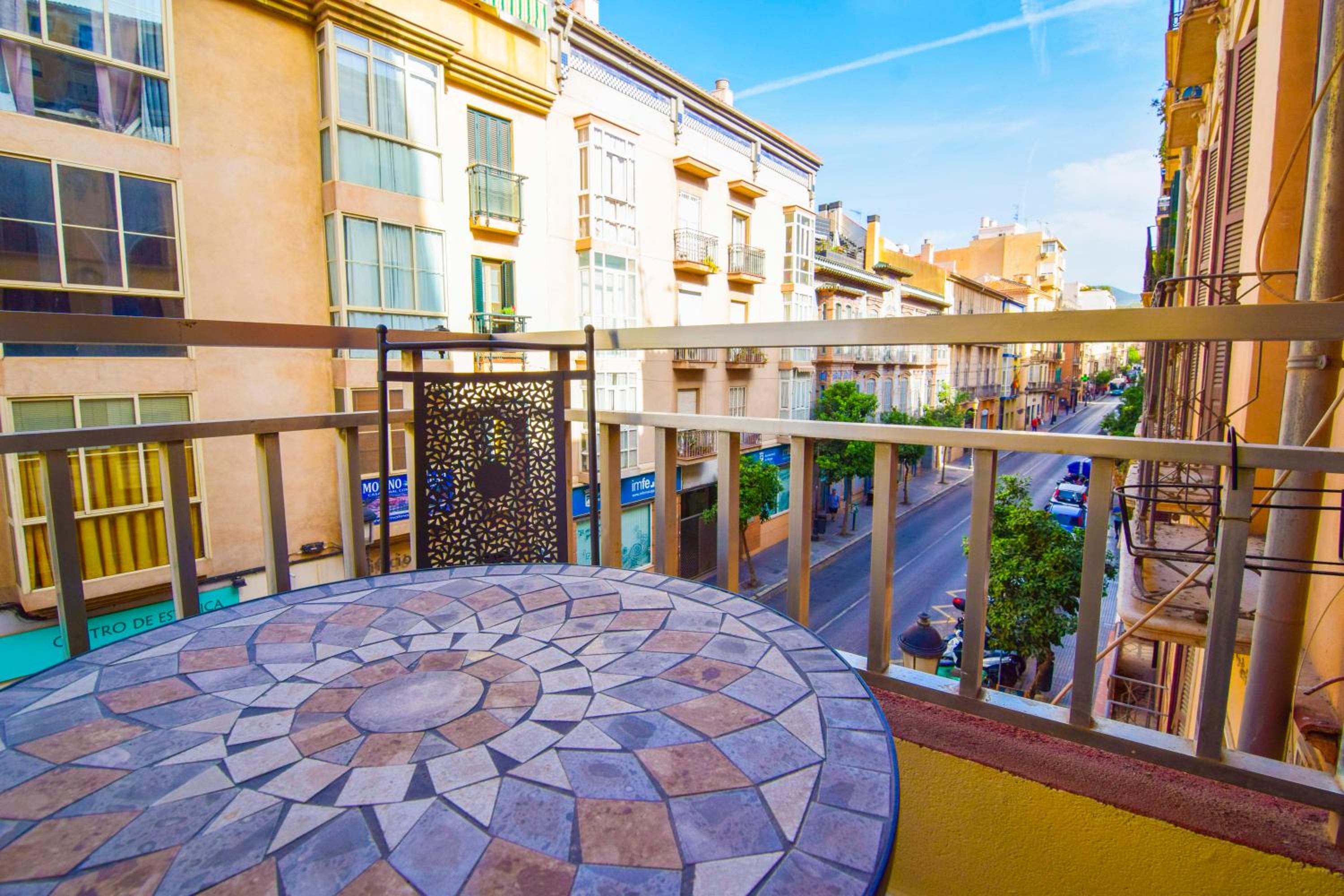 Letmalaga Square Merced