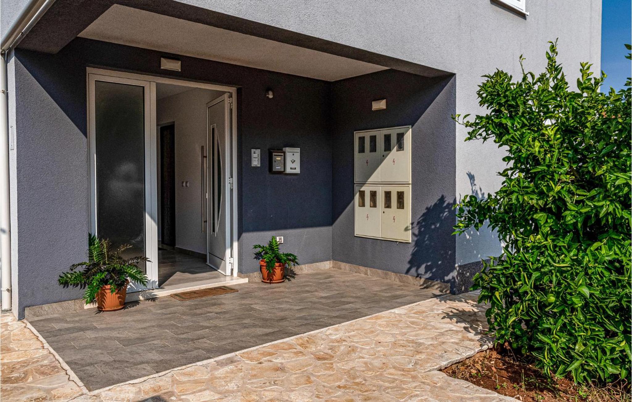Lovely Apartment In Blato With Kitchen