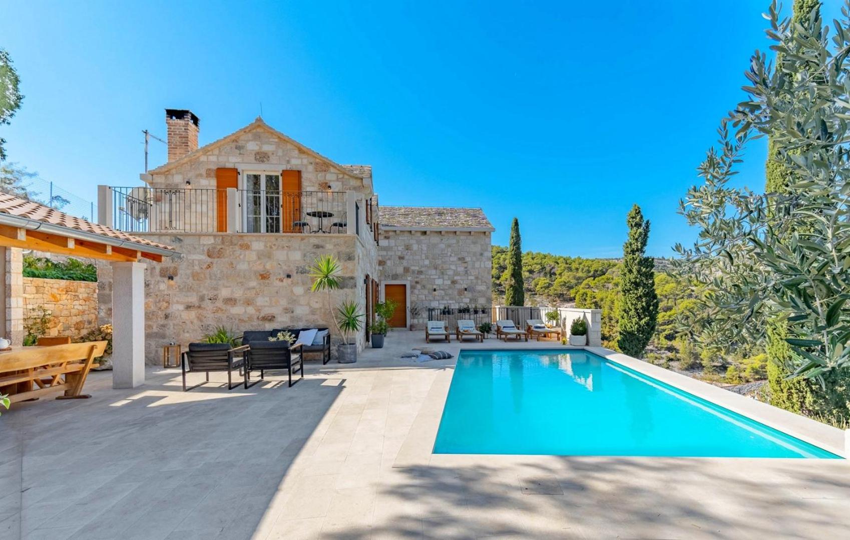 Villa Ani! Traditional and luxurious 4-bedroom villa with heated pool and sea views view 2