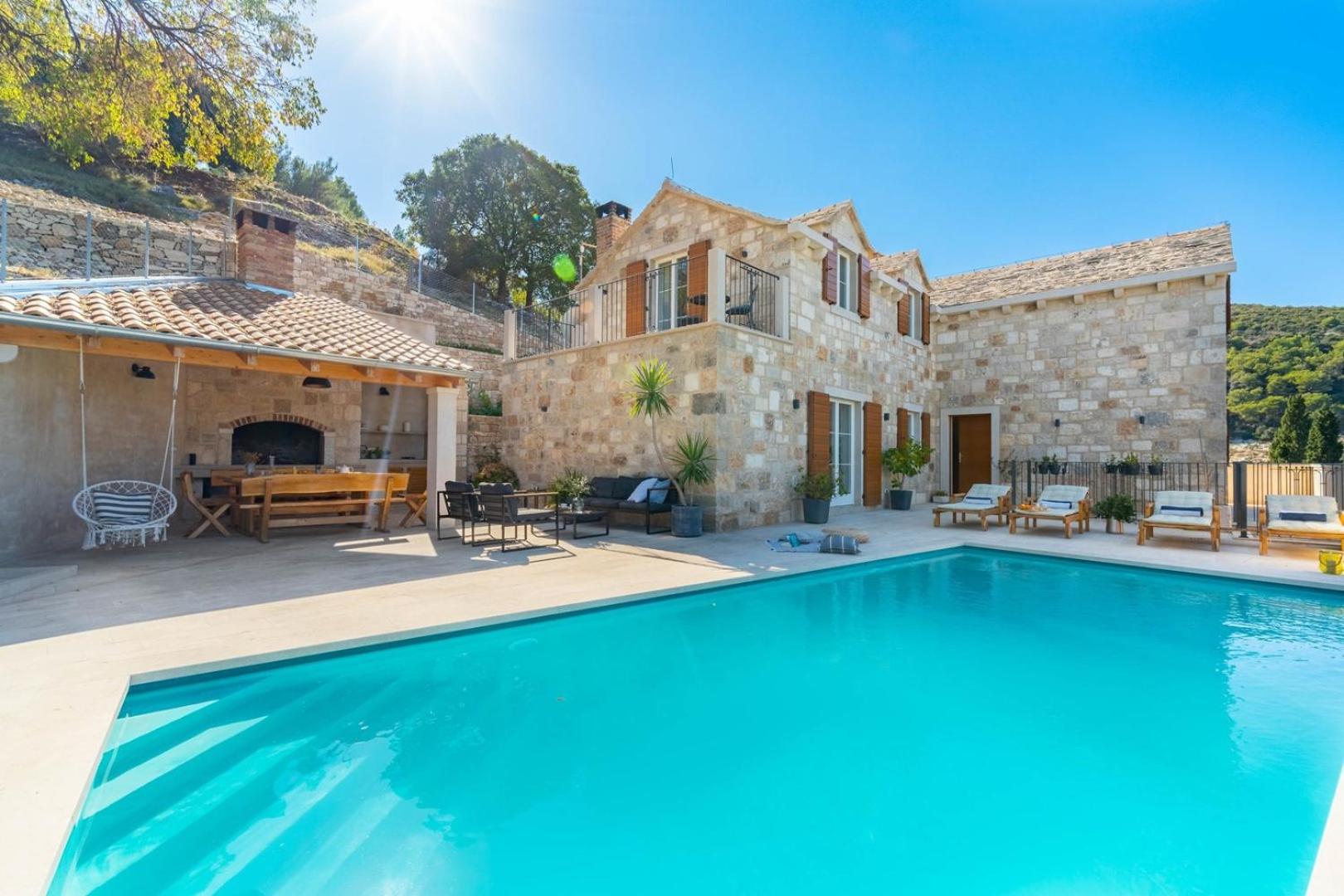 Villa Ani! Traditional and luxurious 4-bedroom villa with heated pool and sea views view 4