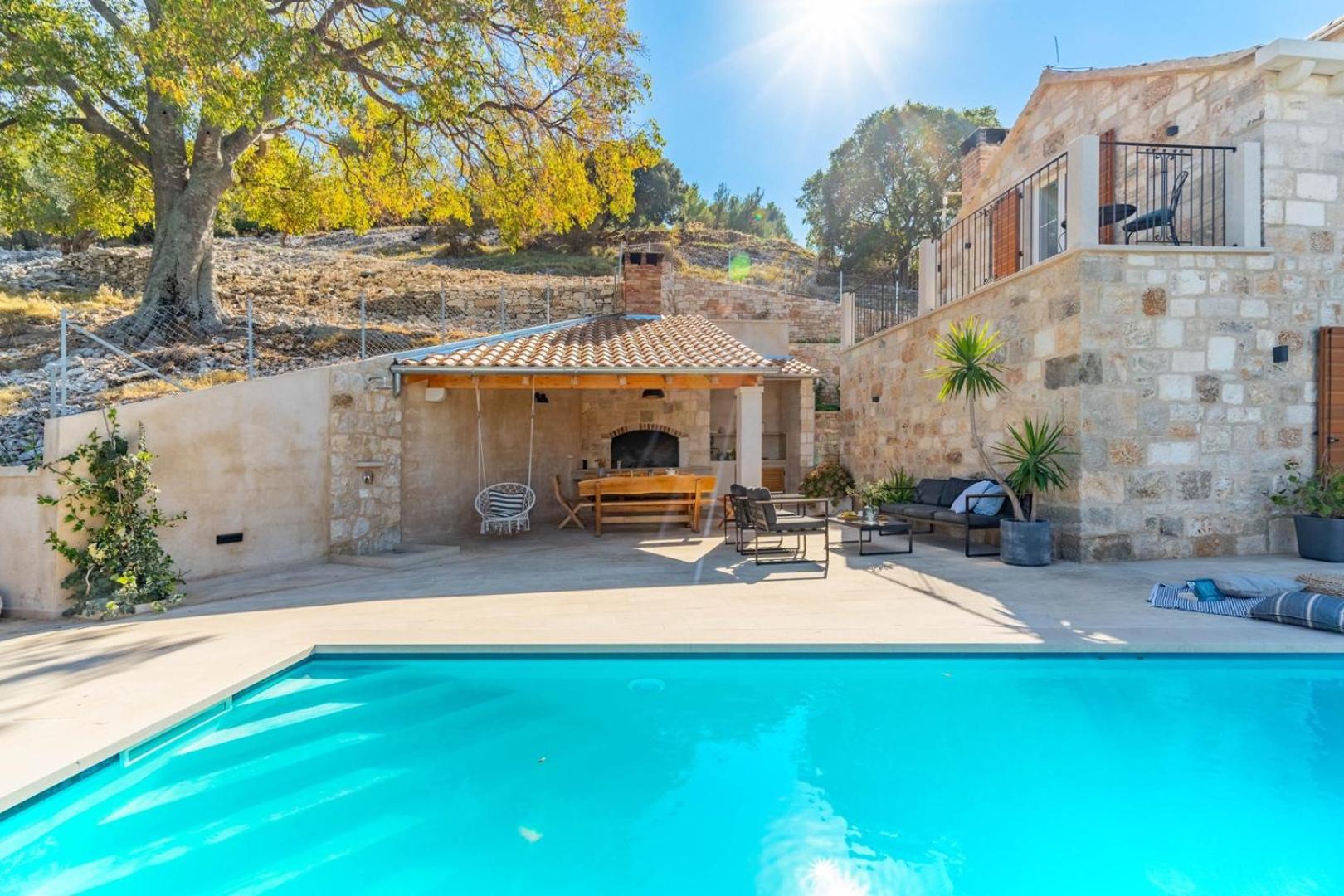Villa Ani! Traditional and luxurious 4-bedroom villa with heated pool and sea views view 5