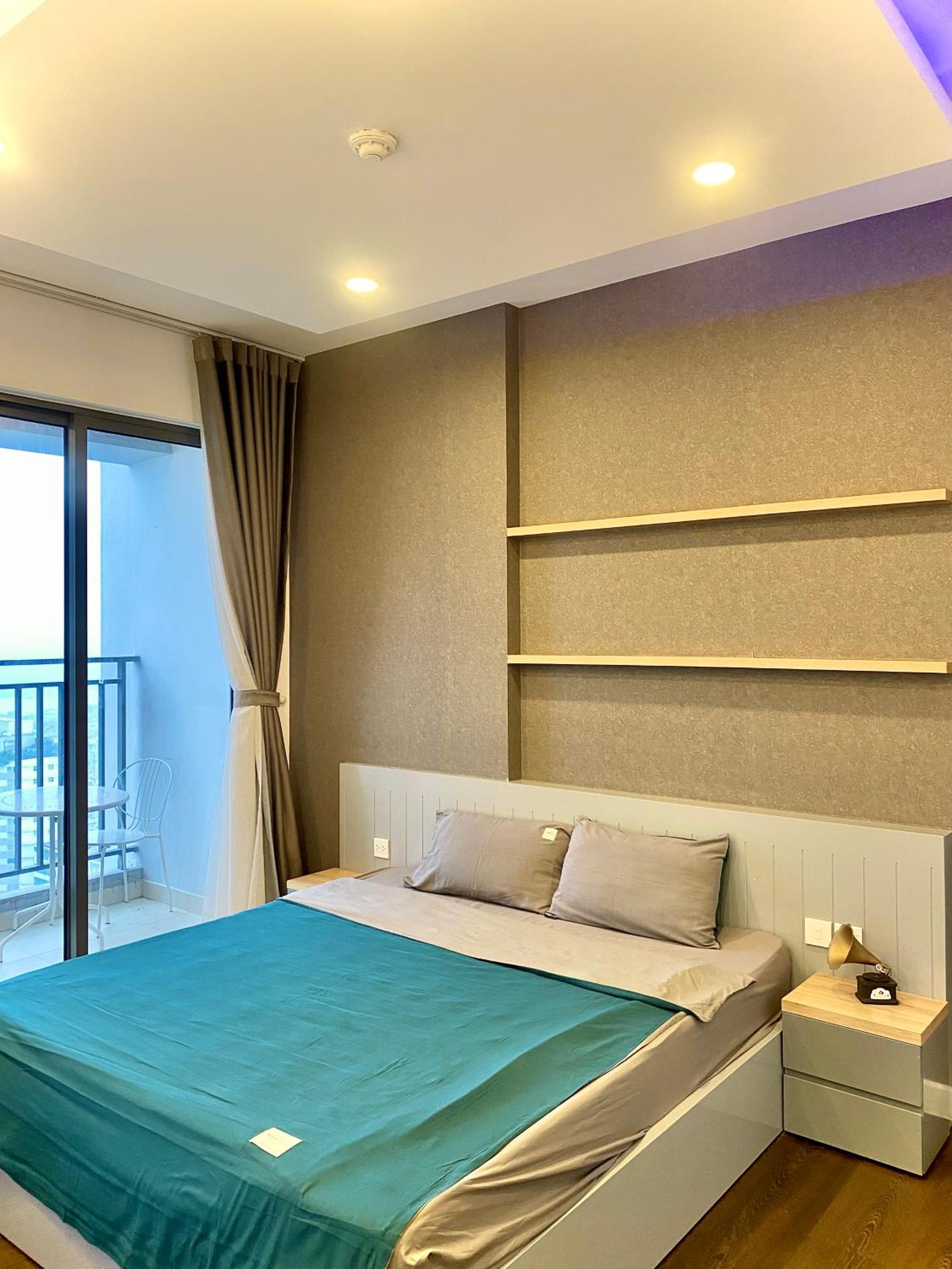 SOHO Suites - Saigon Central, 5-Min-To-Bui Vien Street