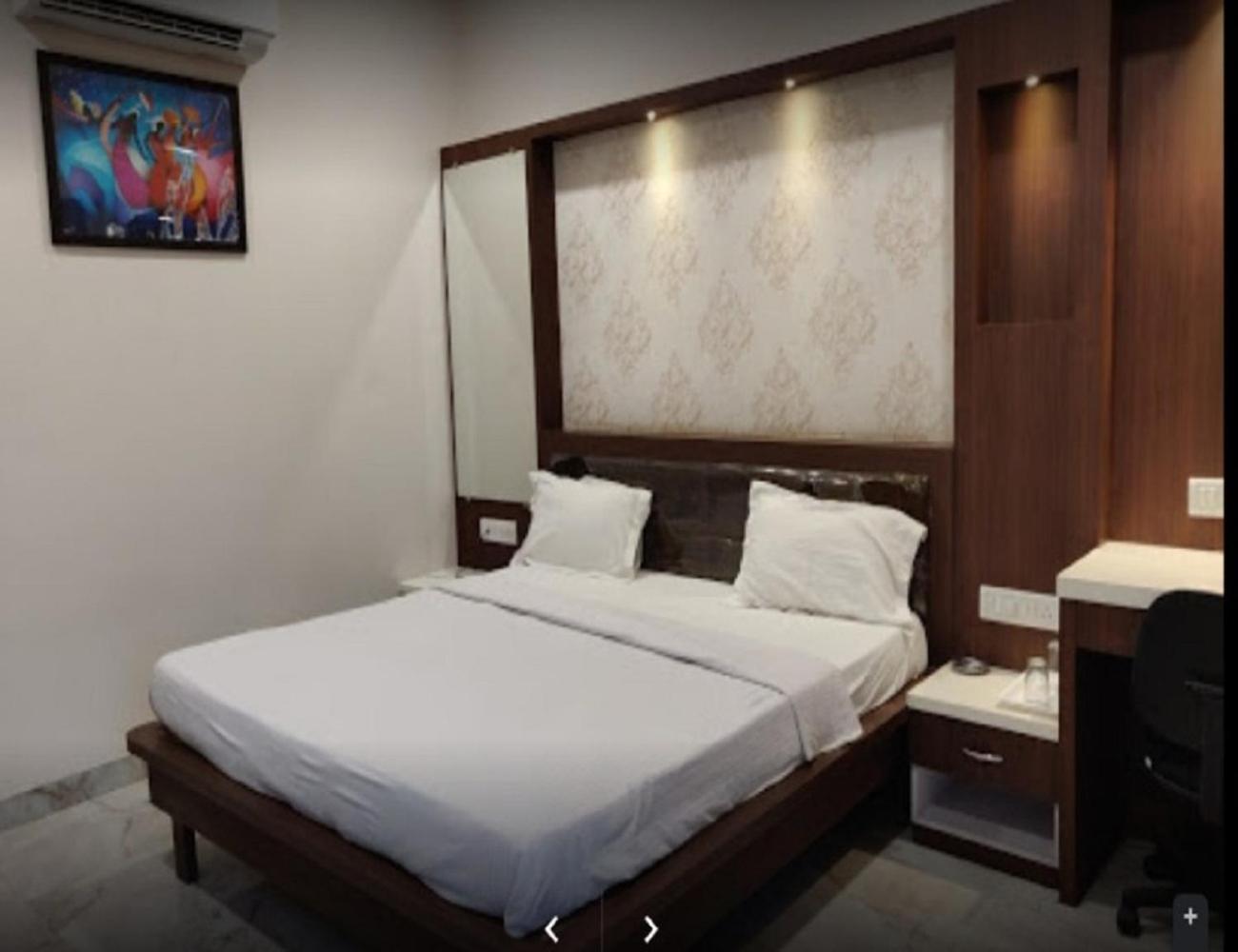 Hotel Sun N Star, Satna