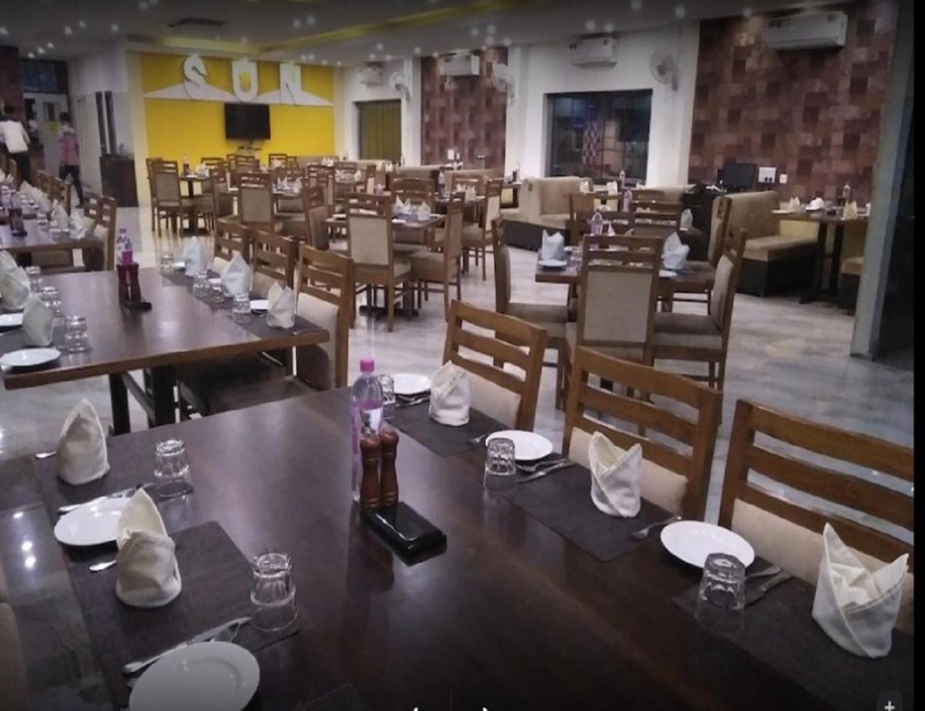 Hotel Sun N Star, Satna