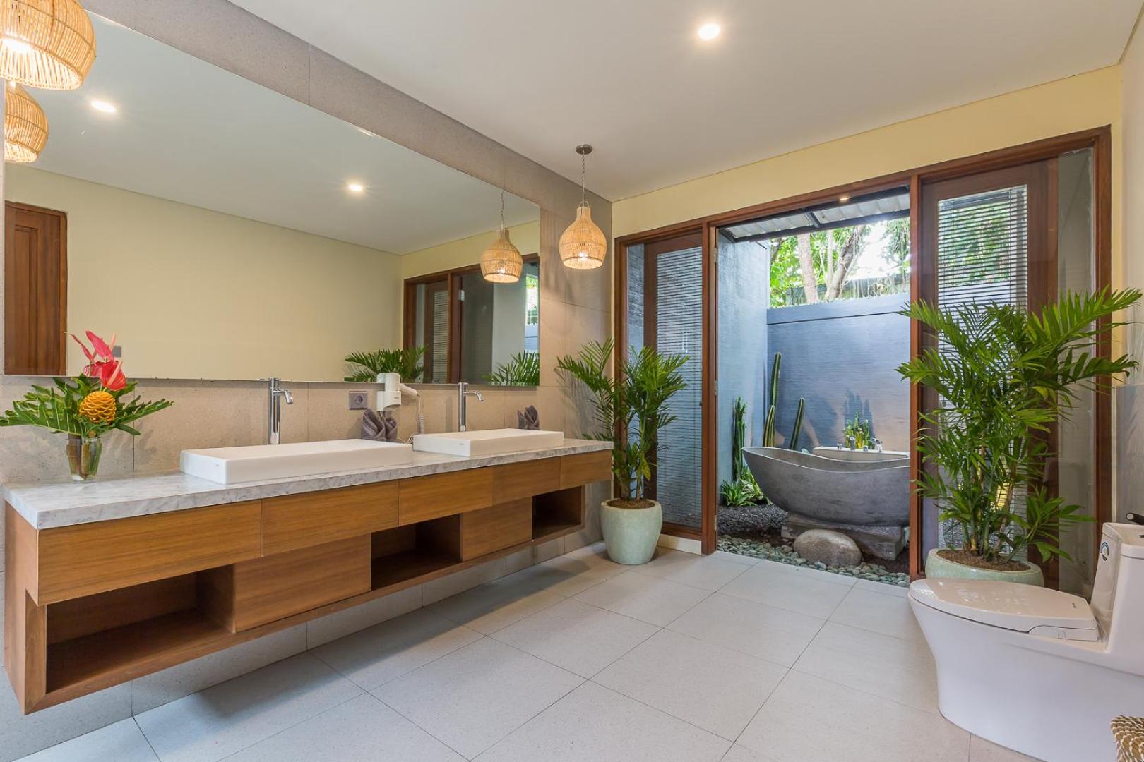 Ajiorqo Villa view 2
