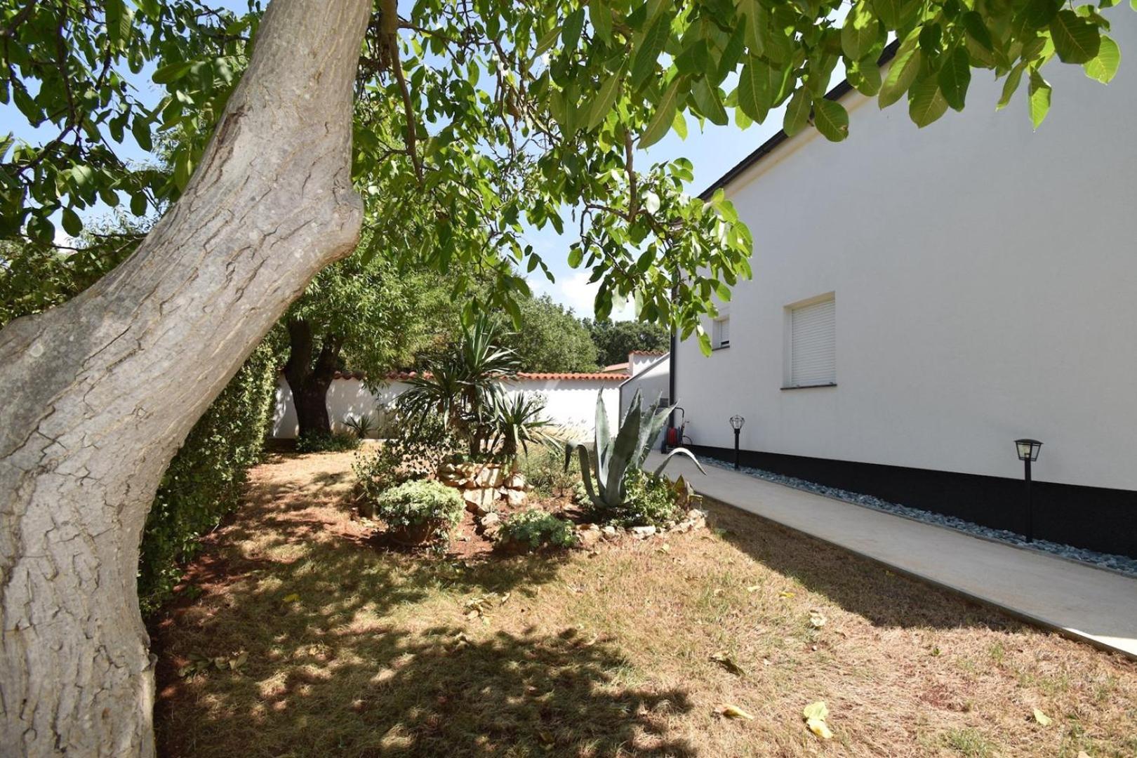 Holiday house with sea view and BBQ grill view 2