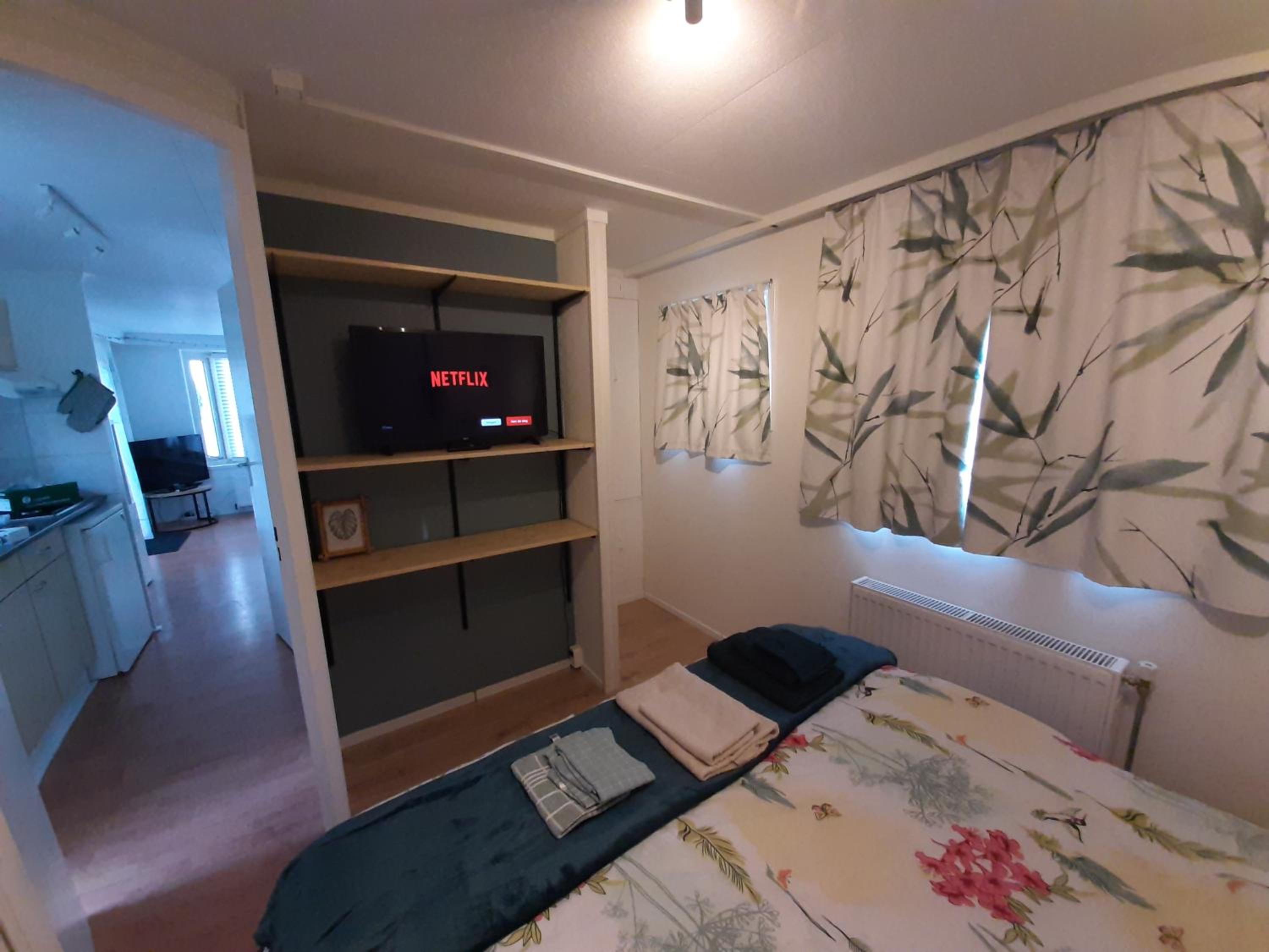 Chalet Esdoorn in Putten, Gezellig en Luxe gerenoveerd view 5