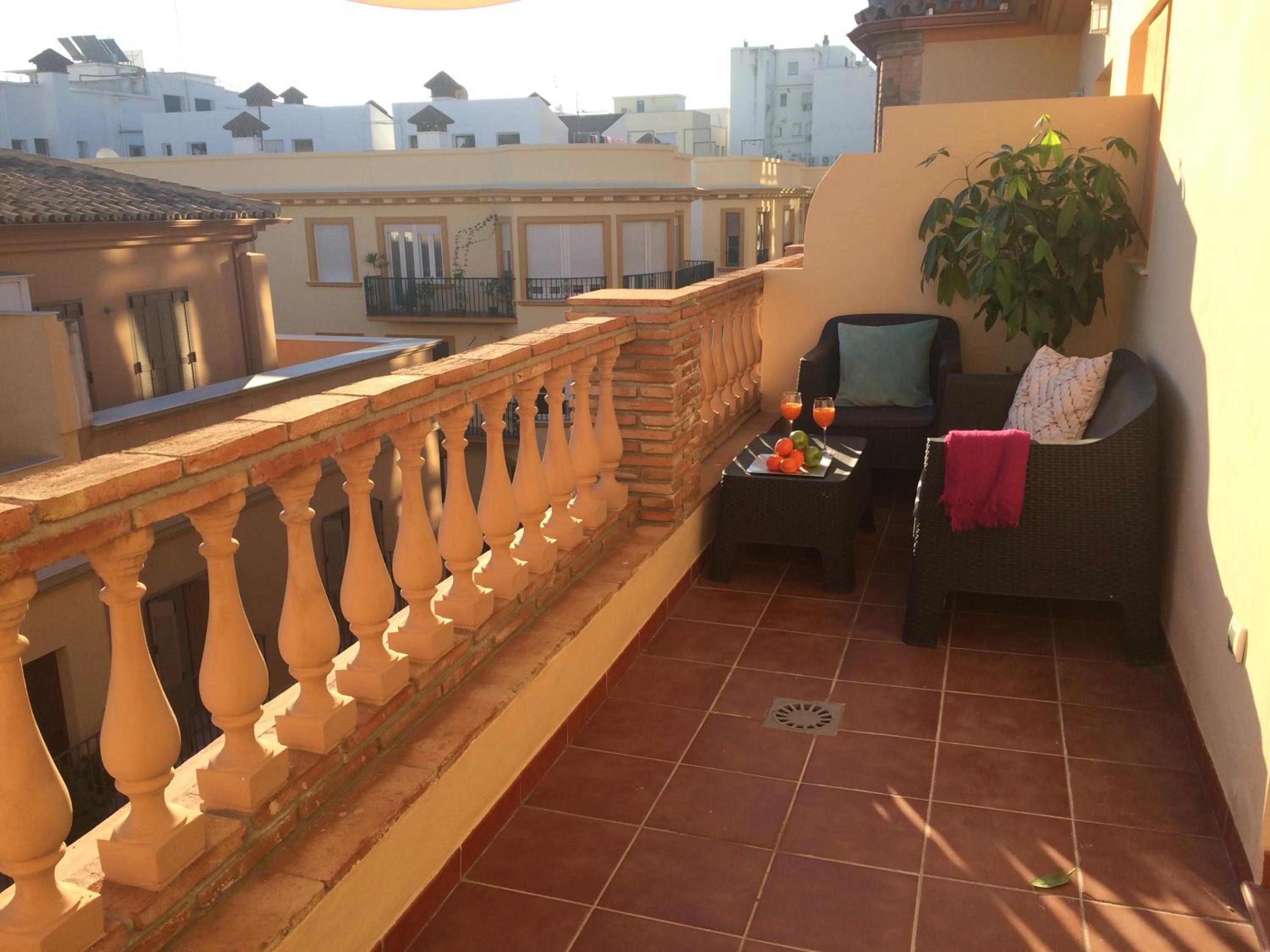 Life Apartments Alameda Colón