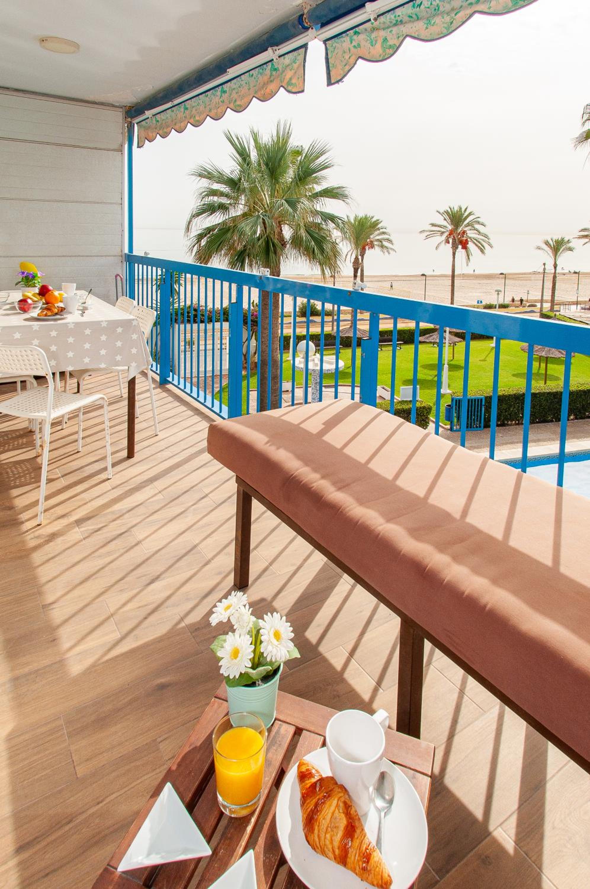 Stay In Azul