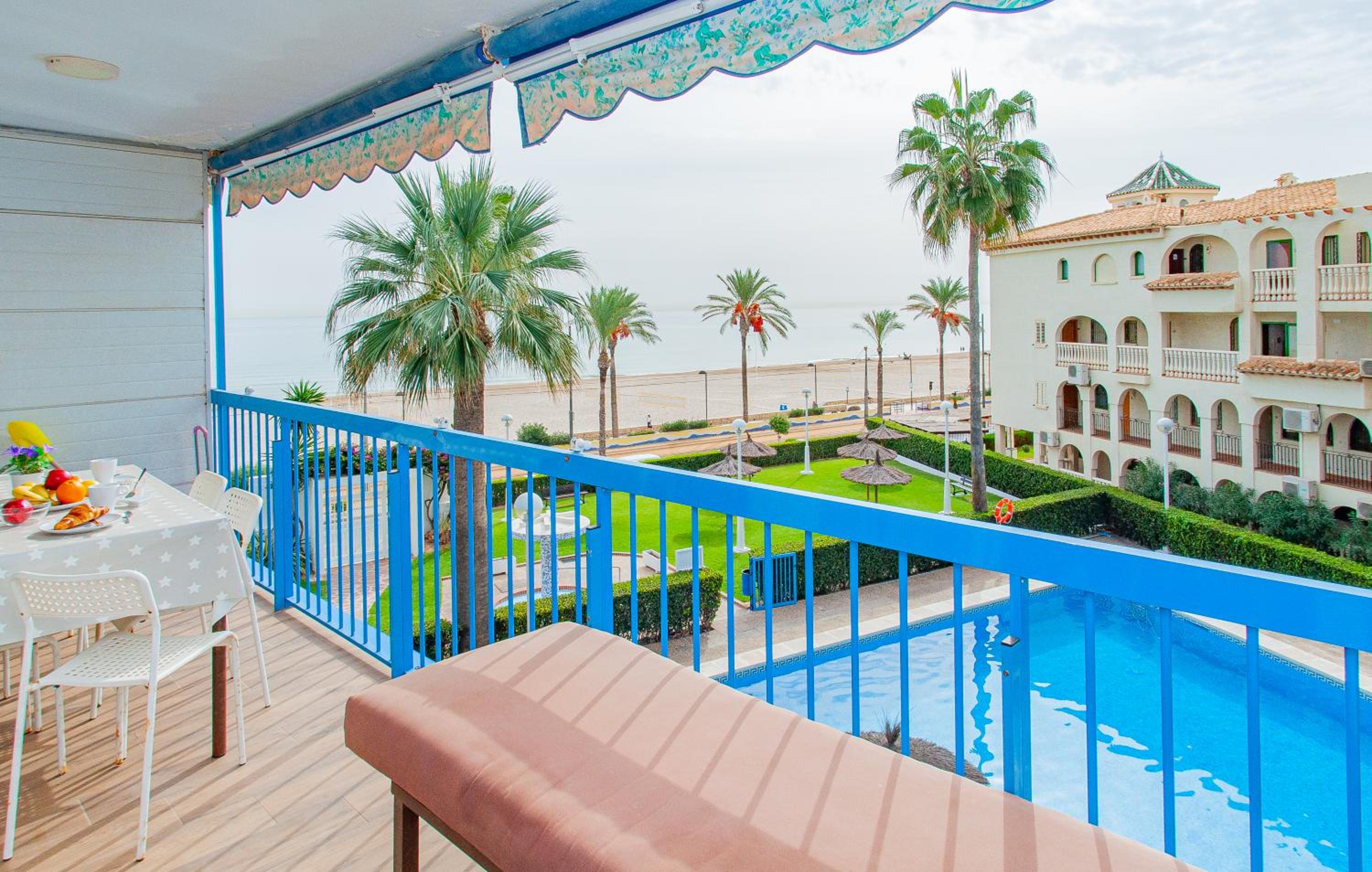 Stay In Azul