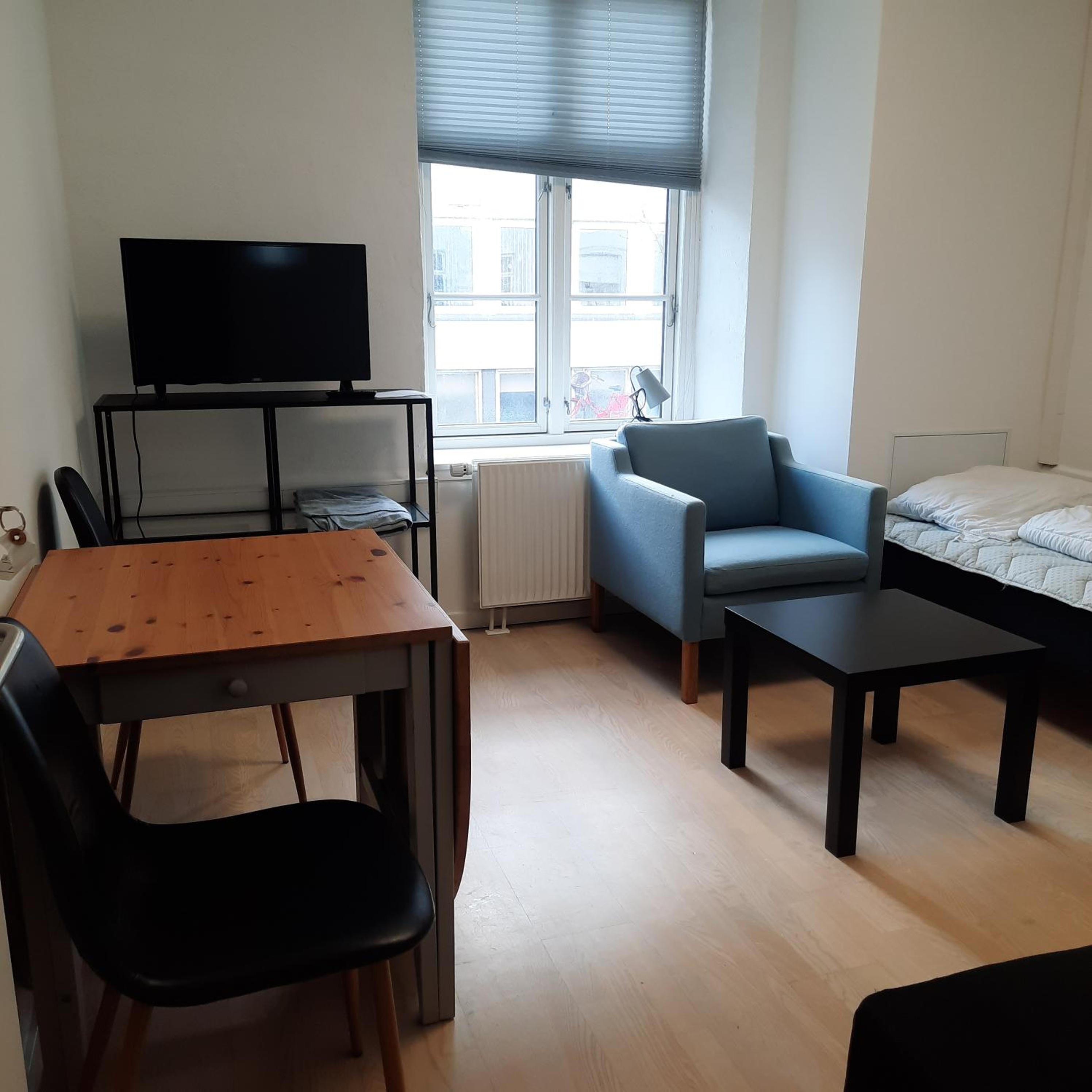 1- Bed Private room in apartment view 2