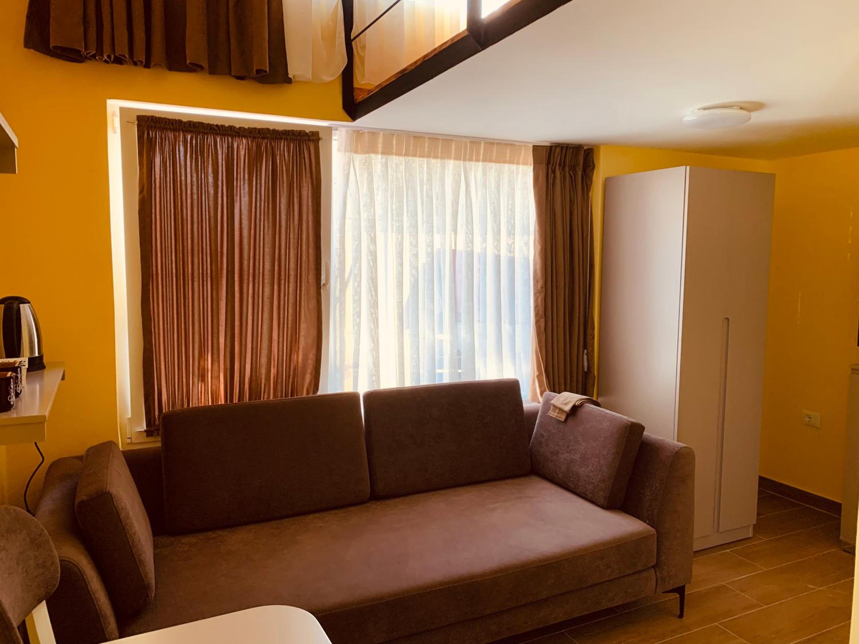 Auto Tana Guest House