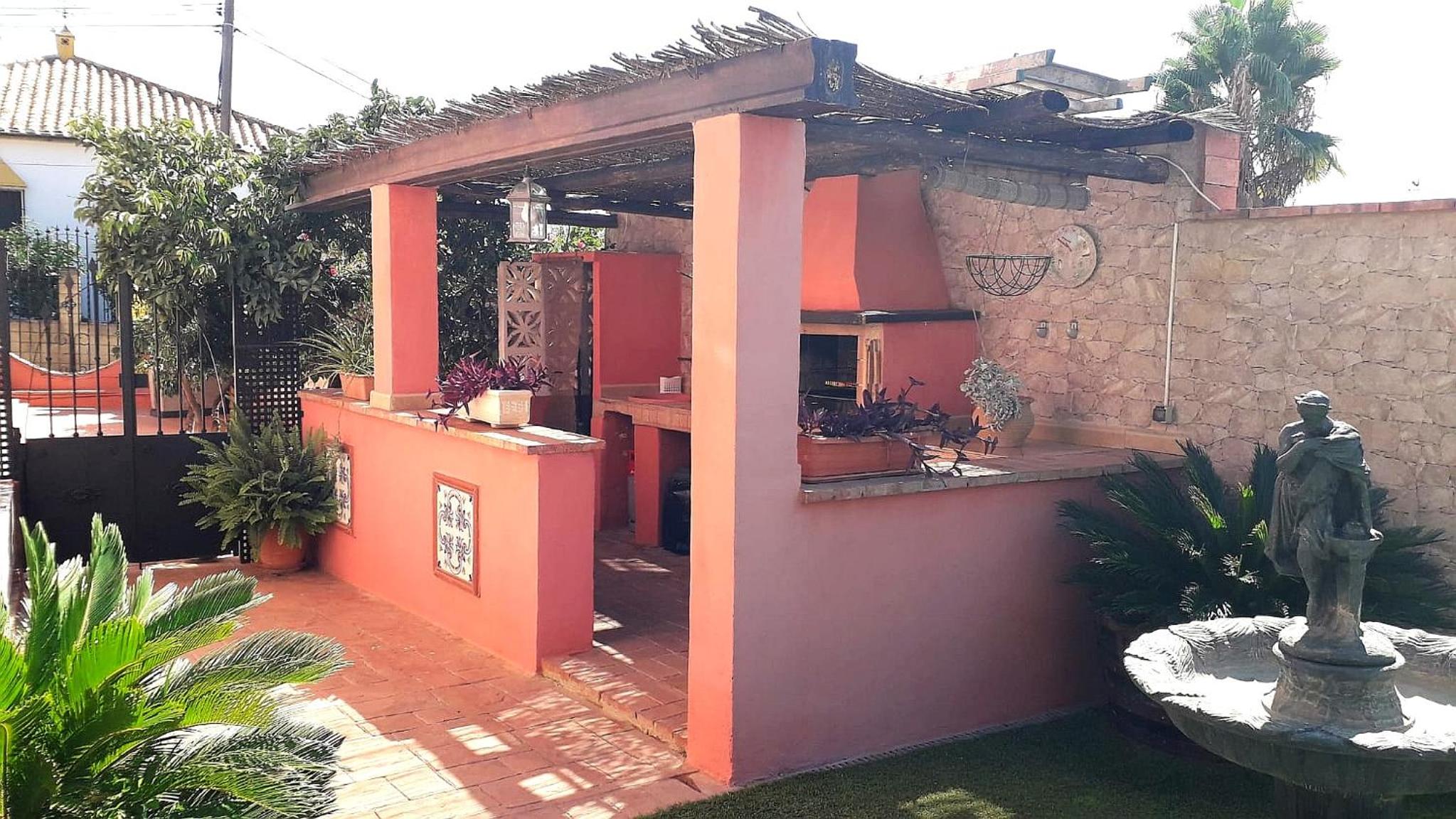 LOS CLAVELES