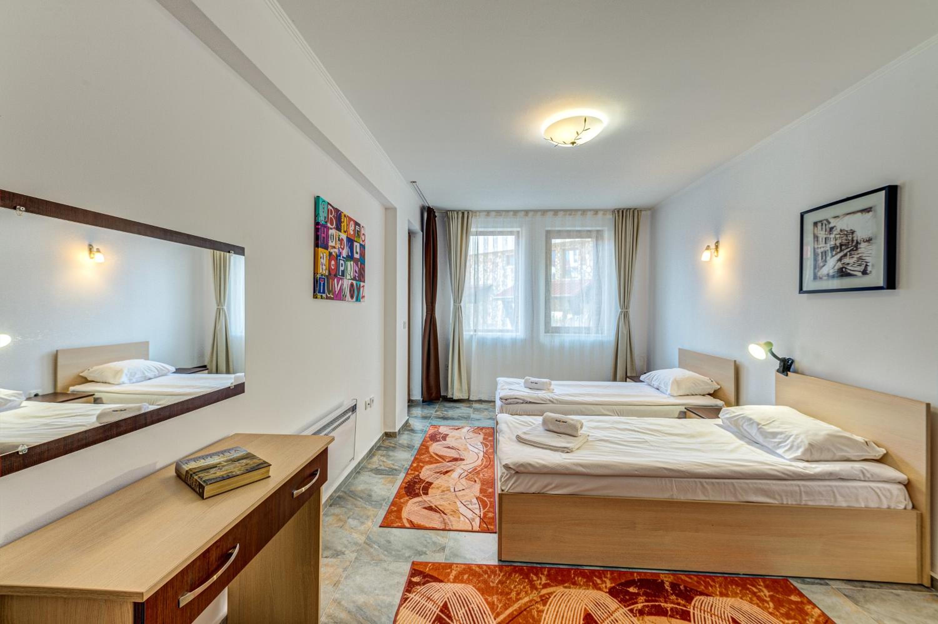 Bright and Spacious 2-BDR Apartment with Balcony by Flat Mаnager