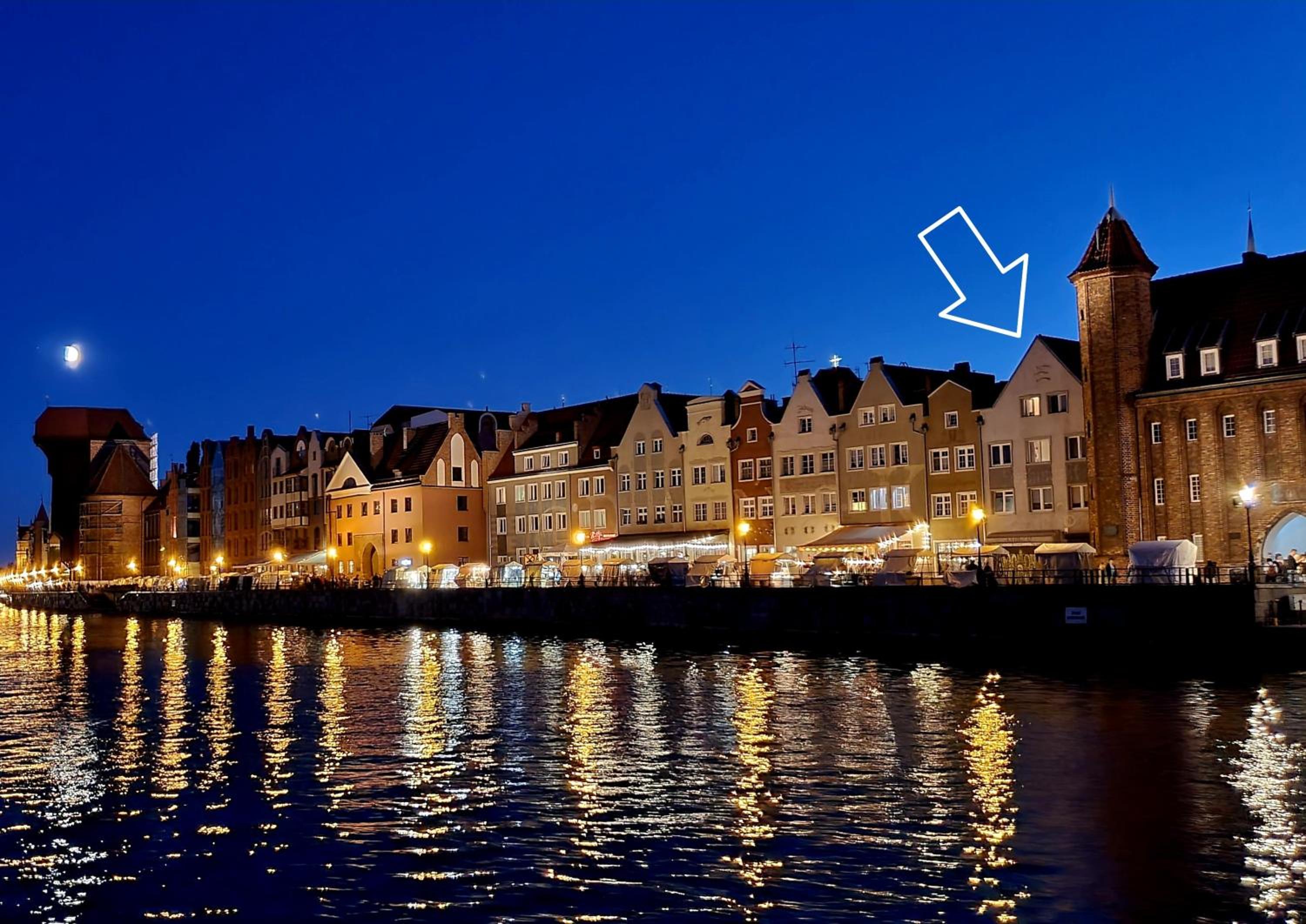 Magical River View by Downtown Apartments