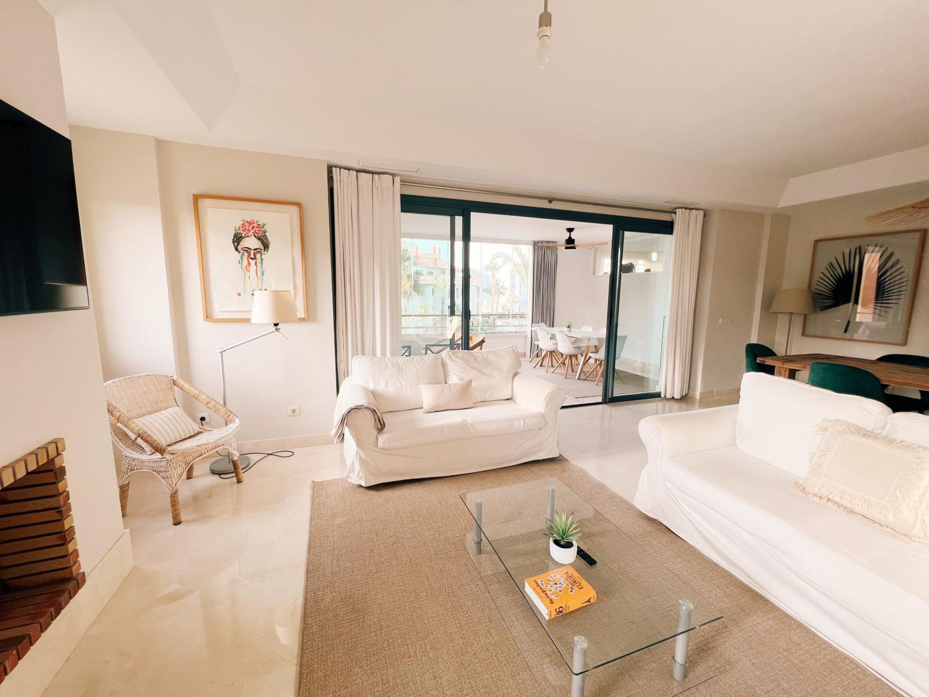 Sotogrande Alboaire- Waterfront luxury 4 bedroom Apt in the Marina of Sotogrande view 4