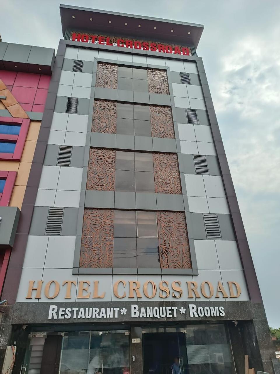 Hotel Cross Road By WB Inn view 2