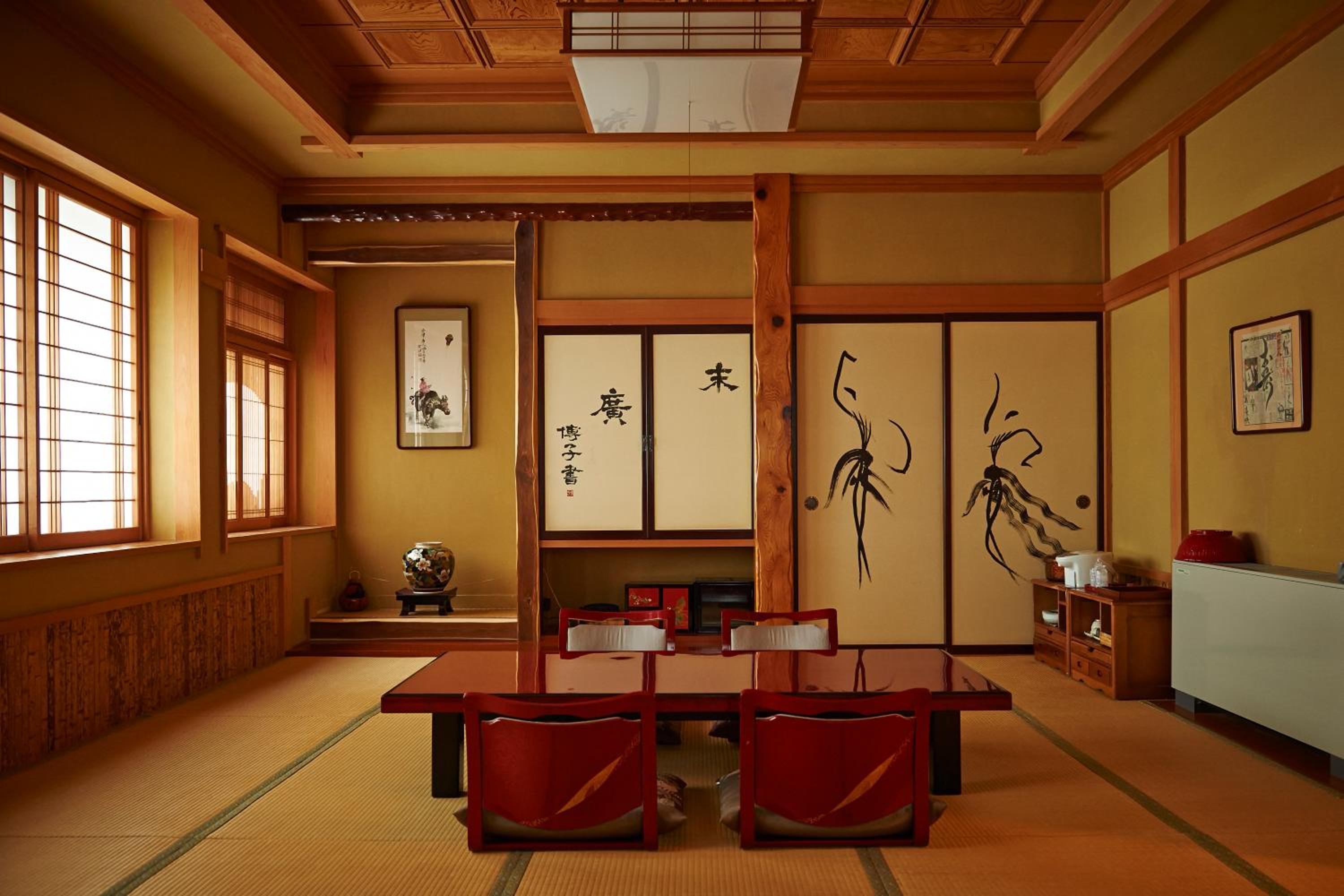 Irorinoyado Ashina
