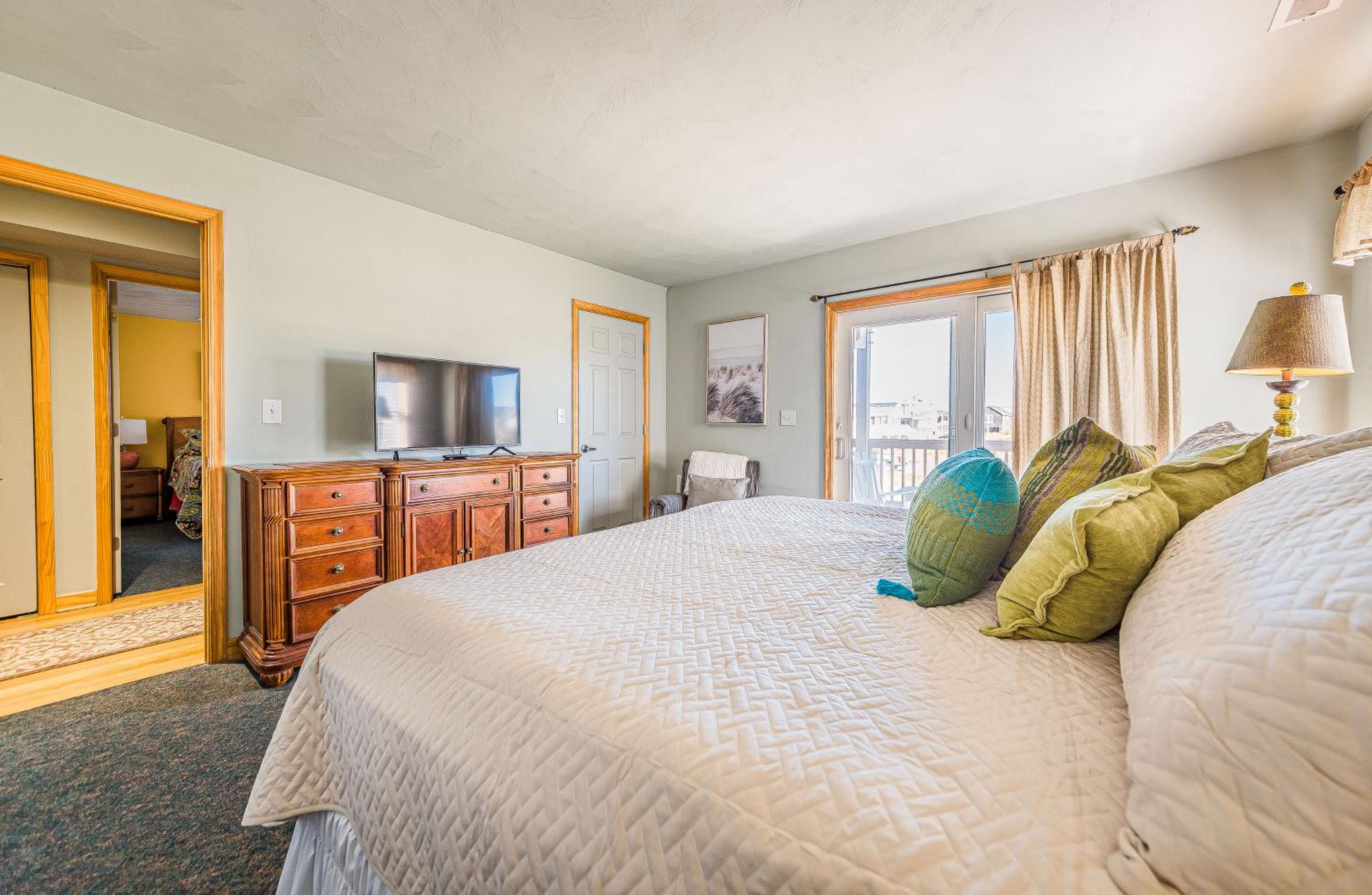 Silver Lining - KDH MP 8, Beach 100 Yds, Indoor Pool All Year, Hot Tub, Pets OK, Flex Stays view 3