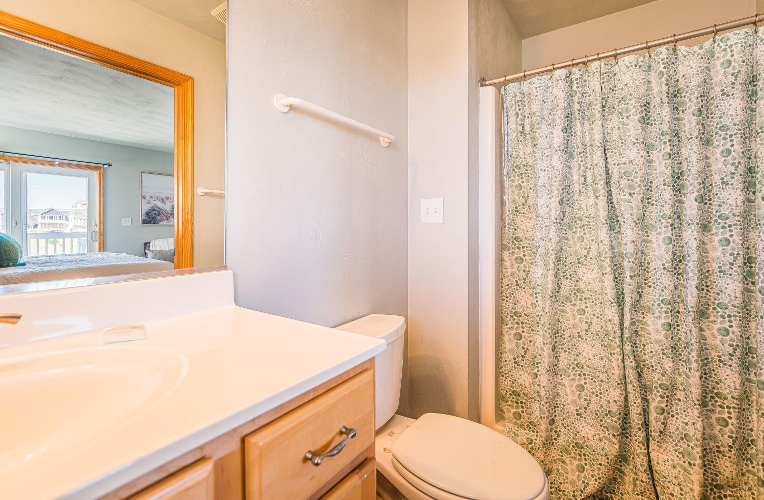 Silver Lining - KDH MP 8, Beach 100 Yds, Indoor Pool All Year, Hot Tub, Pets OK, Flex Stays view 4