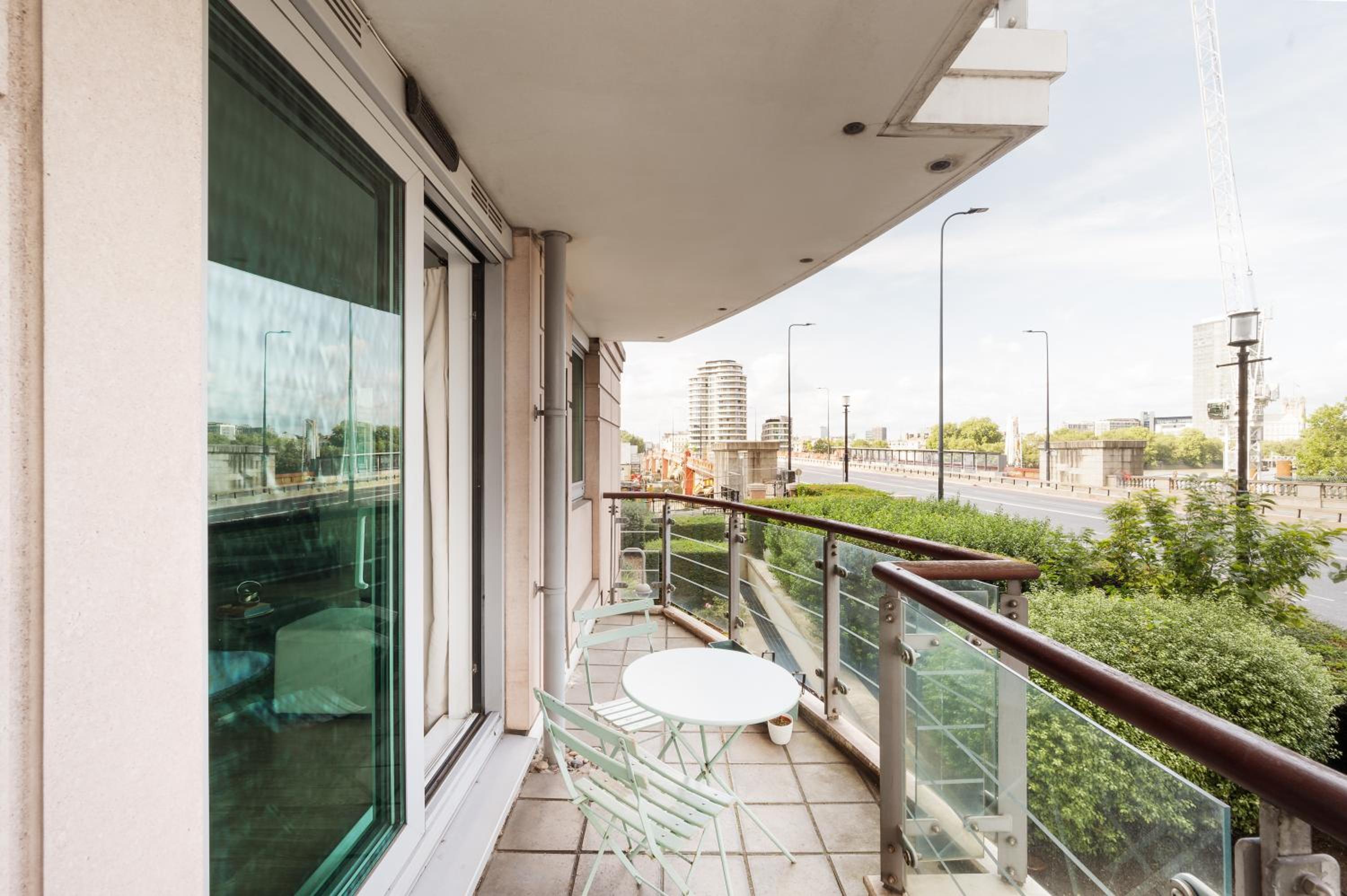 balcony