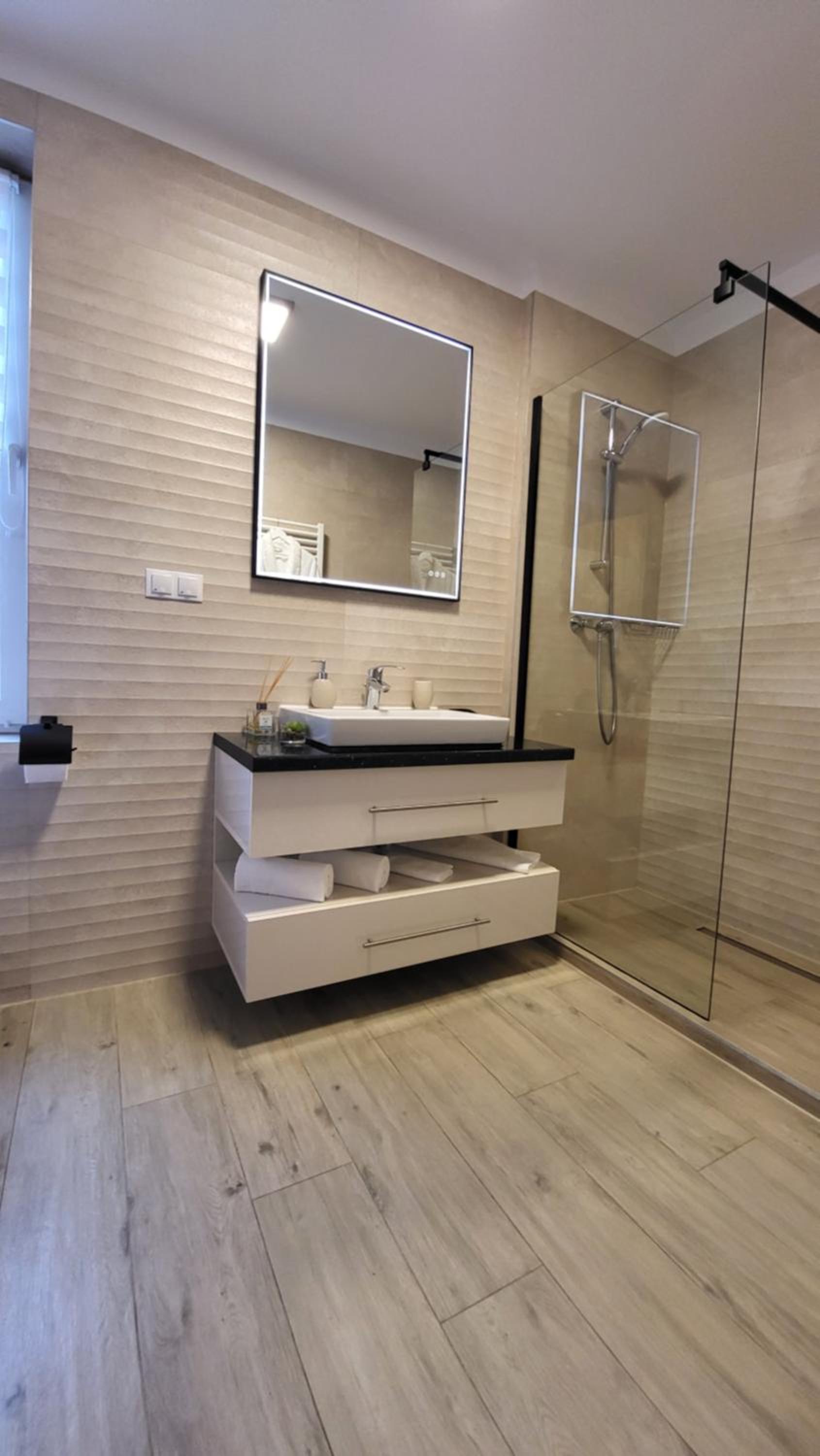 Luxury panorama apartament,Coresi view 4
