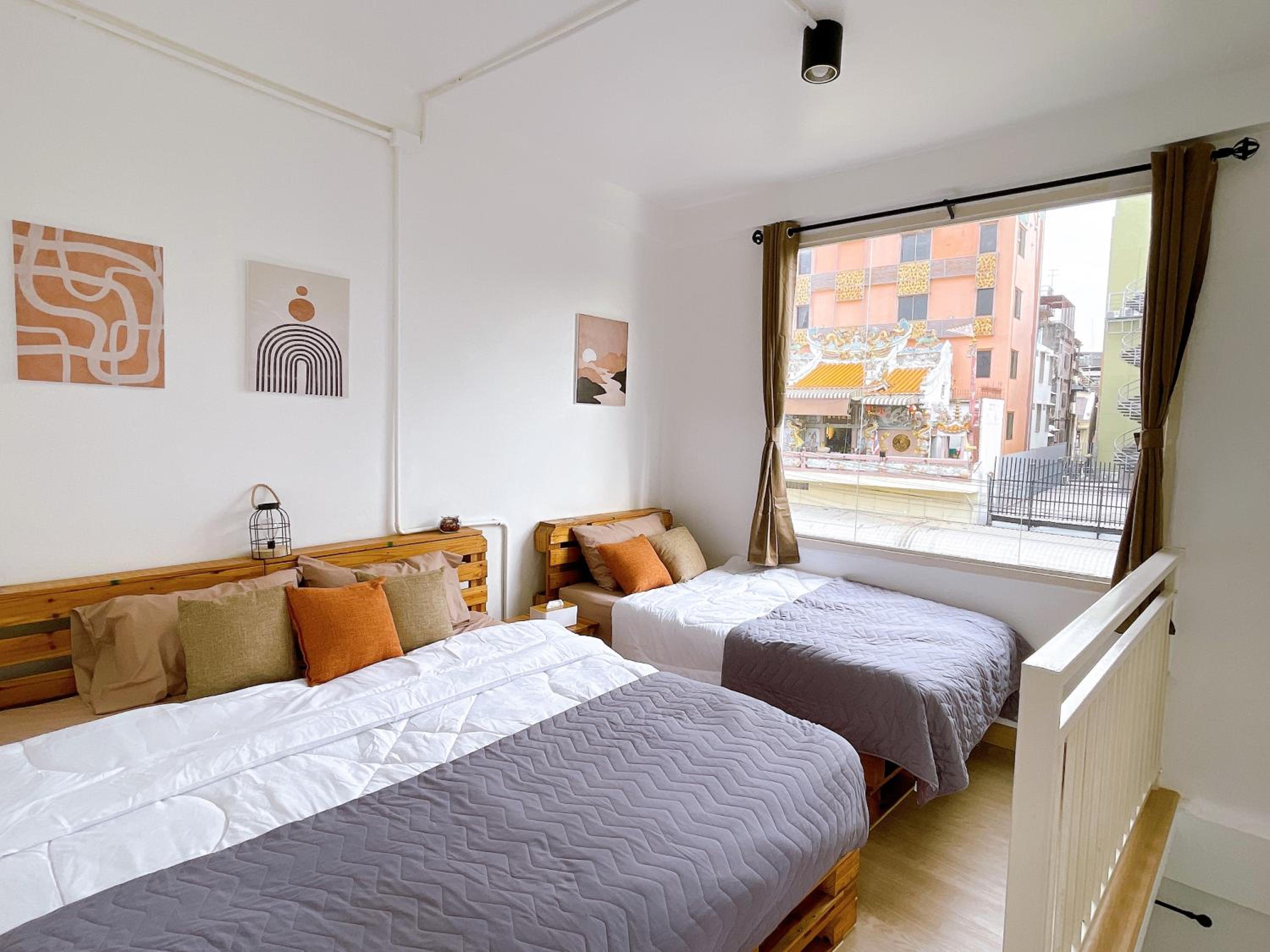 Lively and cozy canal house ,Entire house