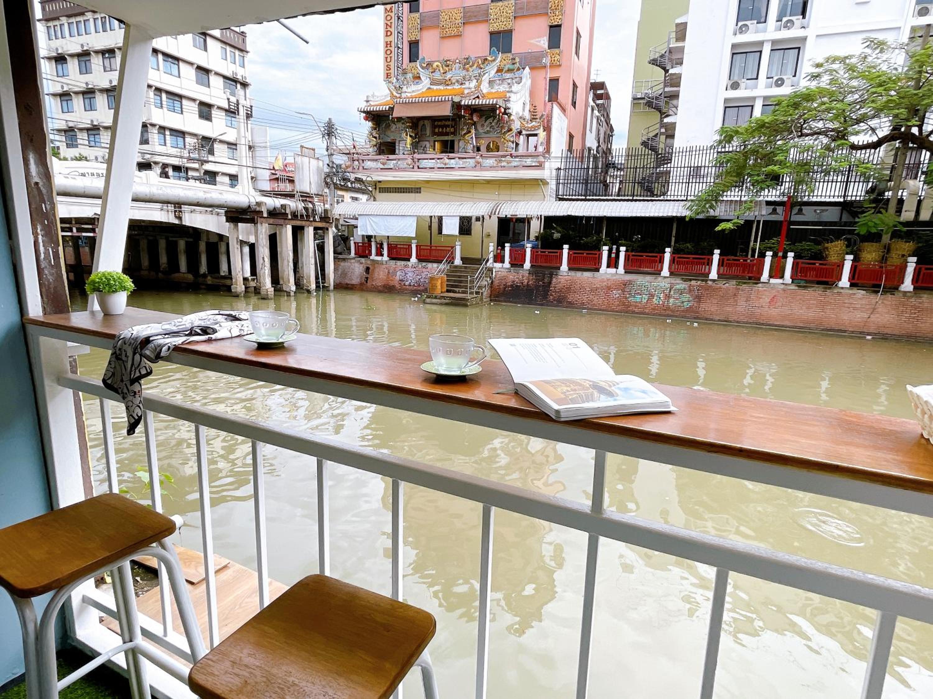 Lively and cozy canal house ,Entire house