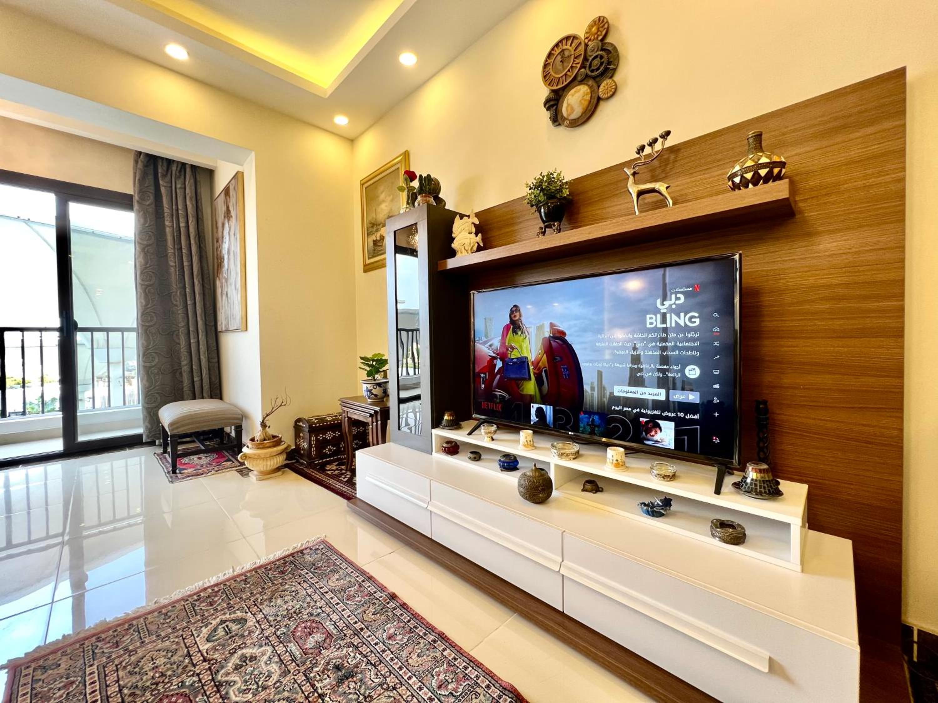Luxury hotel apartment with pools in front AUC