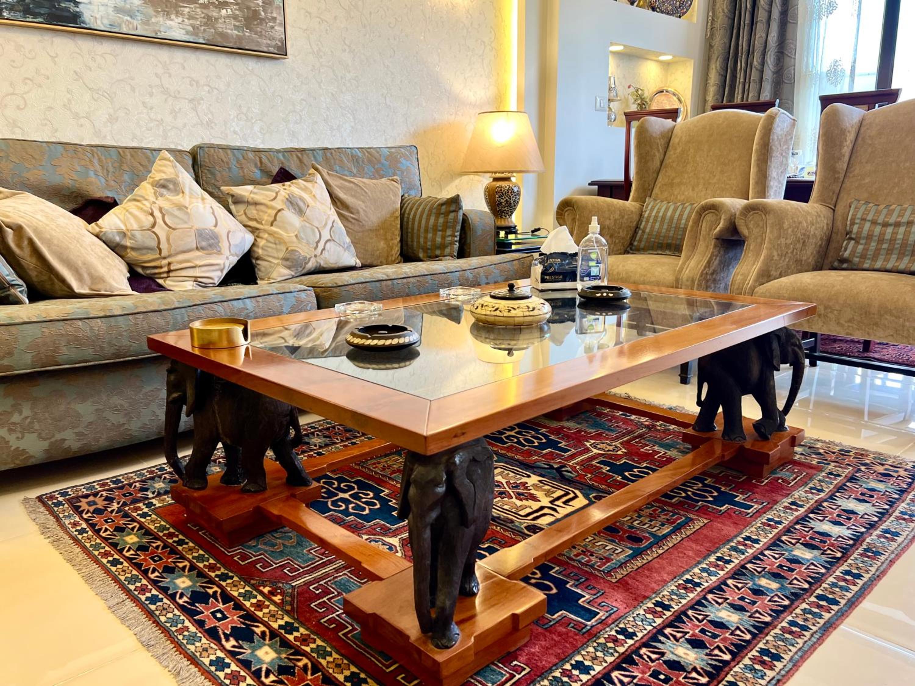 Luxury hotel apartment with pools in front AUC