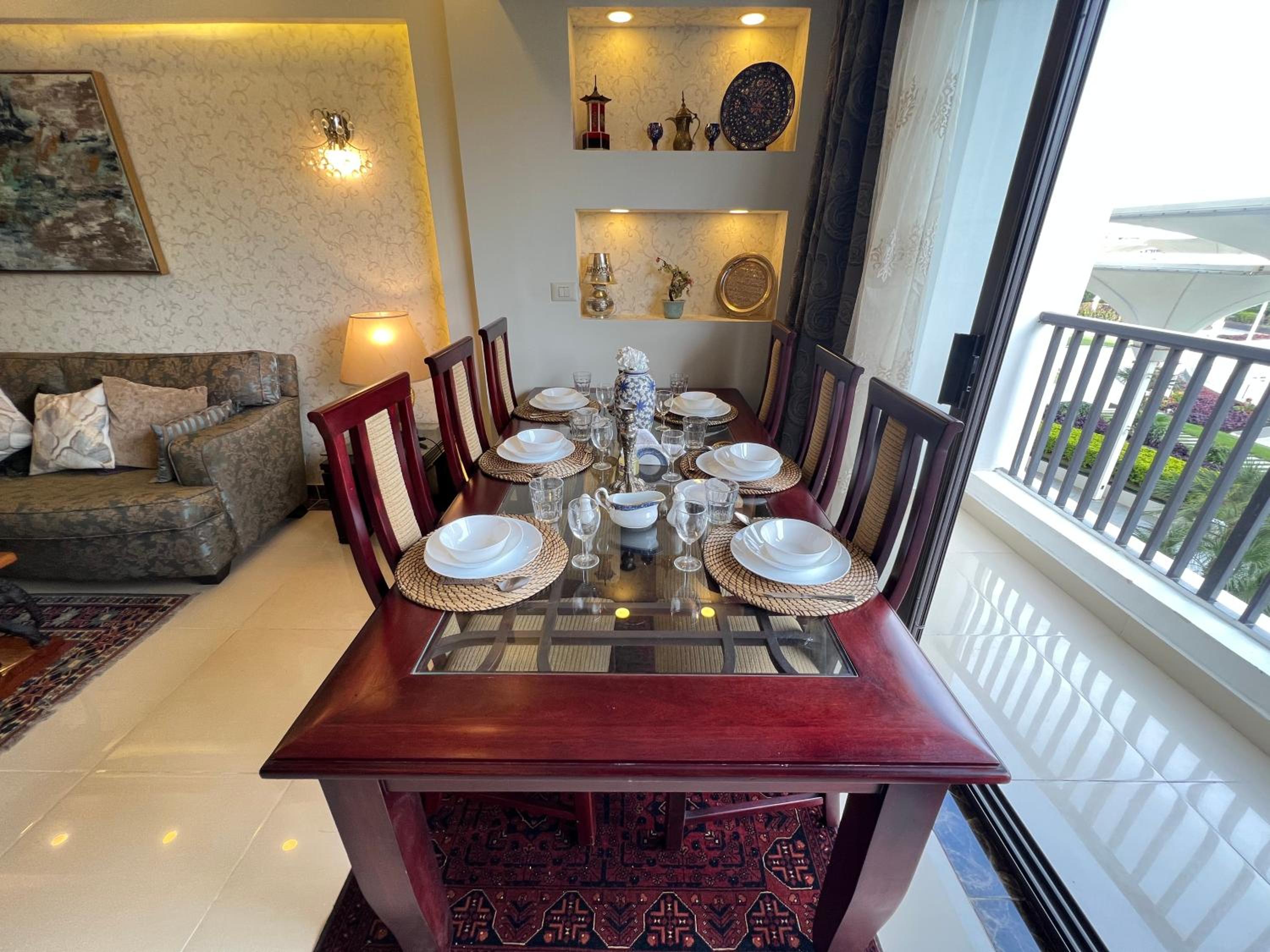 Luxury hotel apartment with pools in front AUC