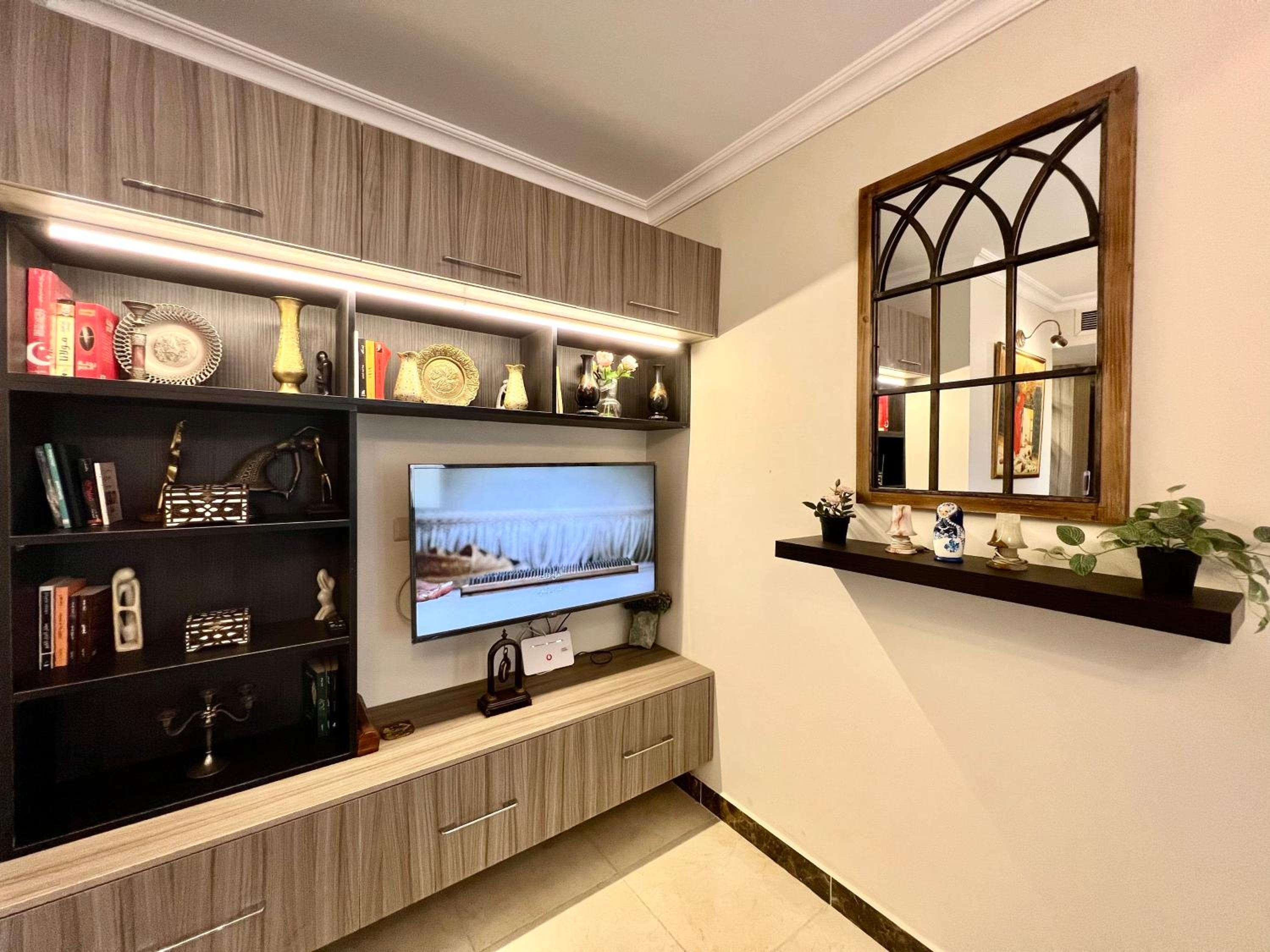 Luxury hotel apartment with pools in front AUC