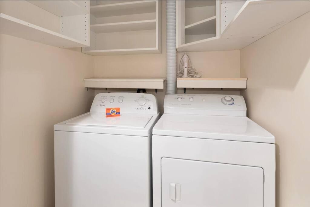Ski In/Out 2 Bedroom CONDO w/ pool, jacuzzi, parking