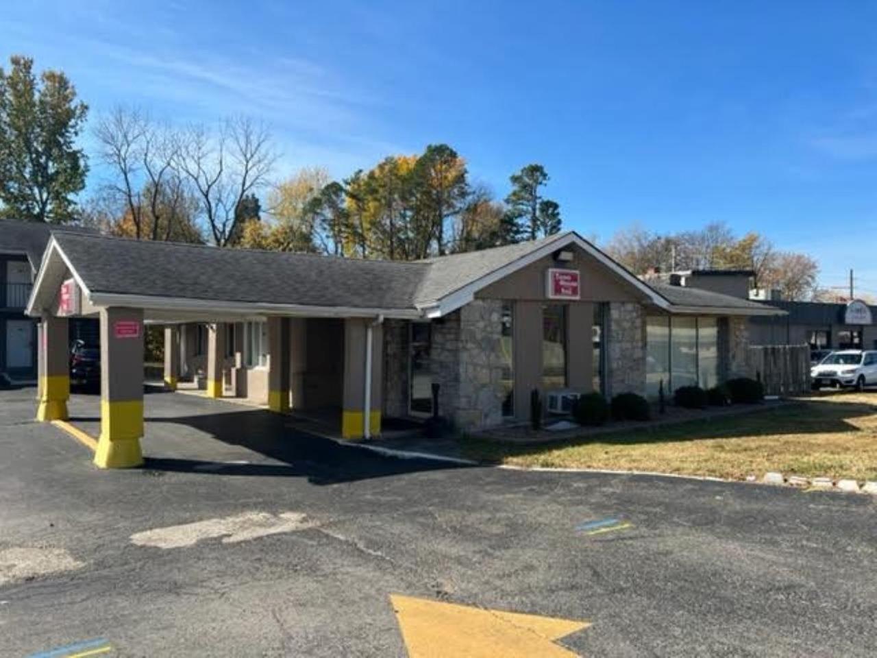 Jacksonville Vacations - Jackson Town House Inn - Property Image 2